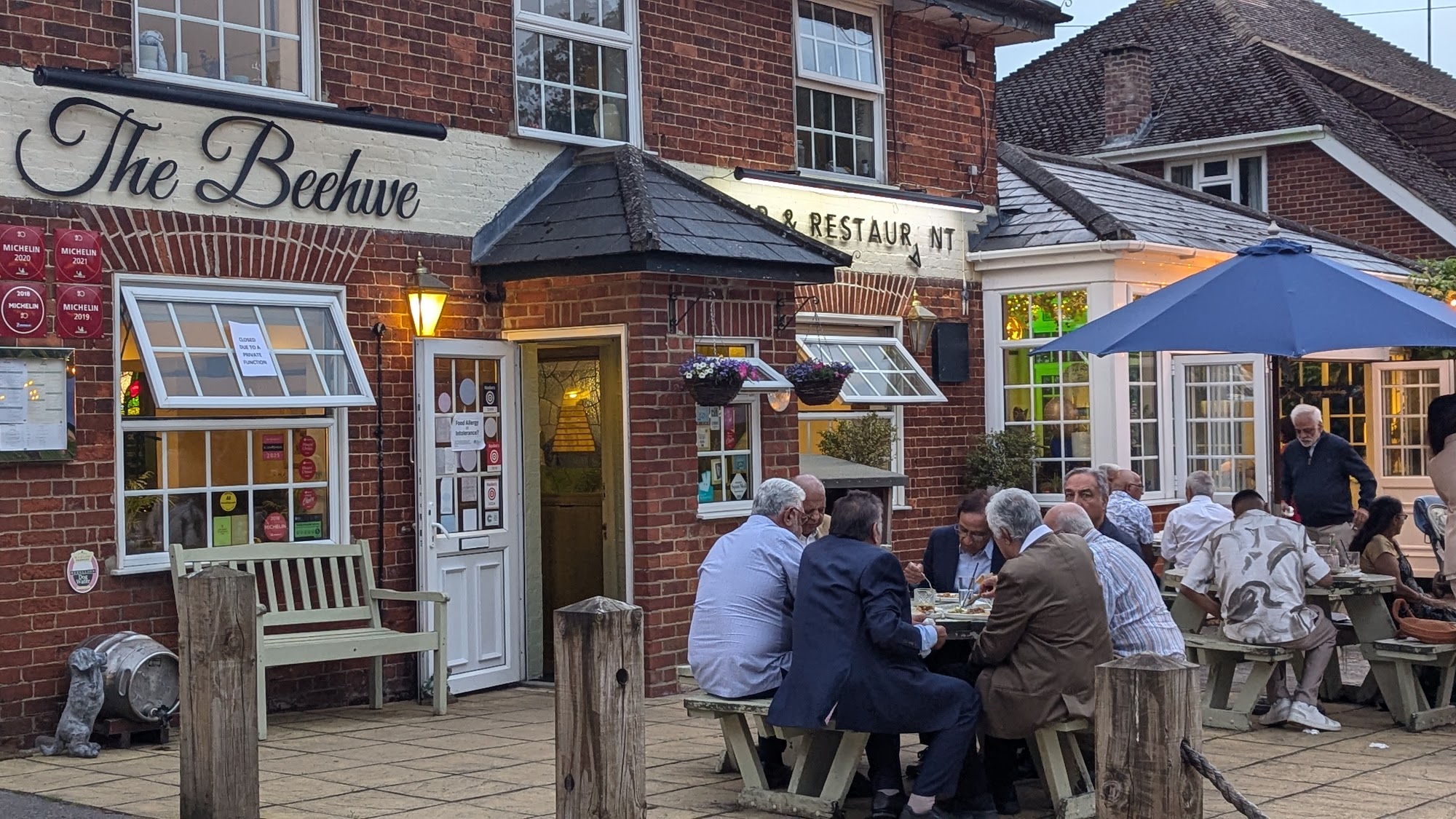 The Beehive Restaurant & Pub