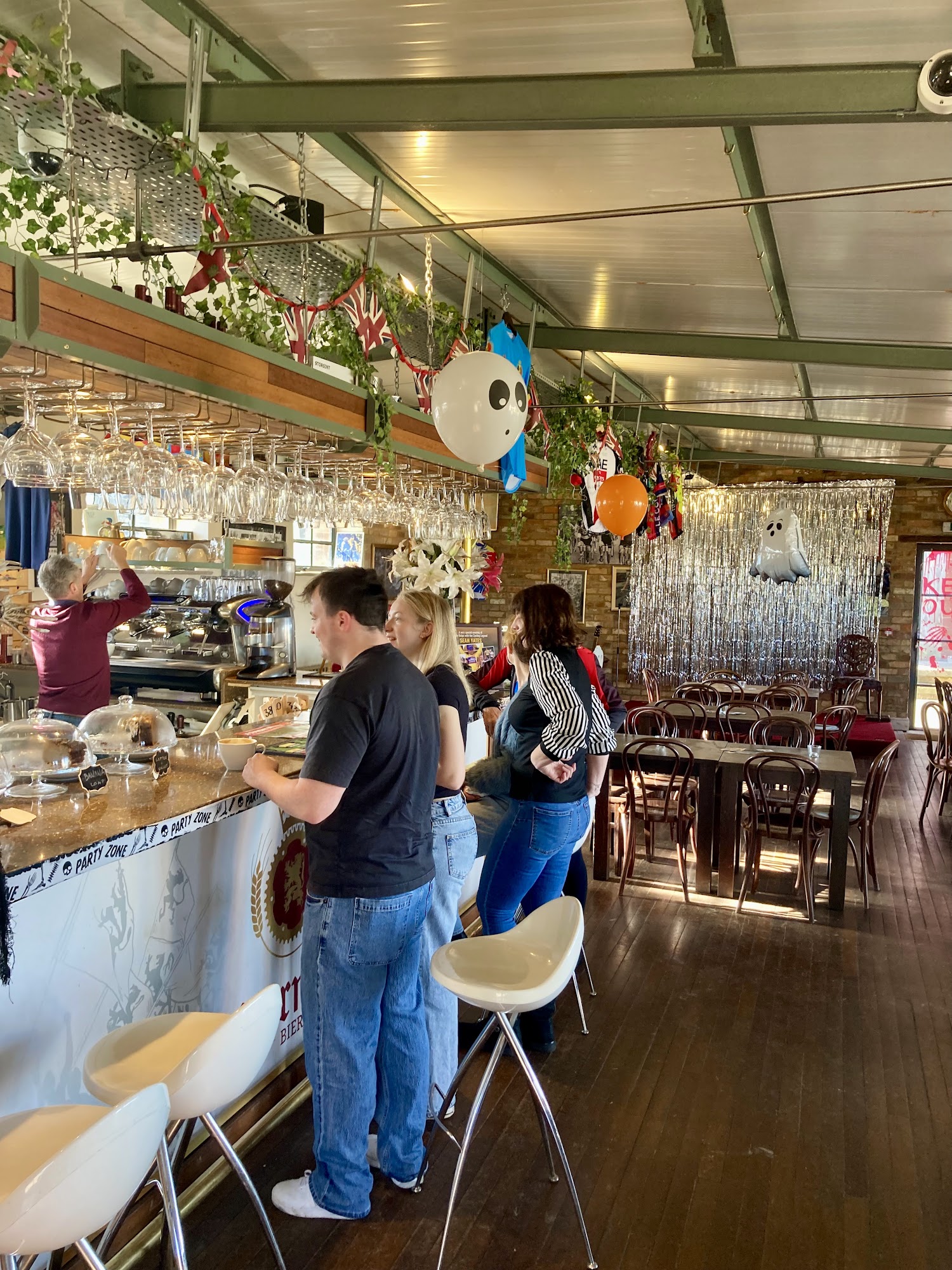 Cafe Belge, The Barns