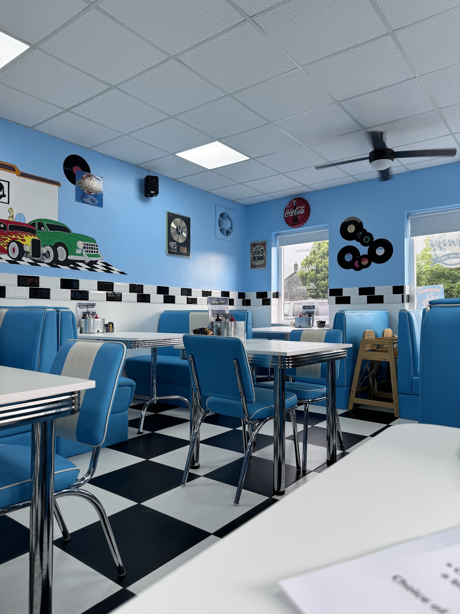 Henry's Lakeland Diner