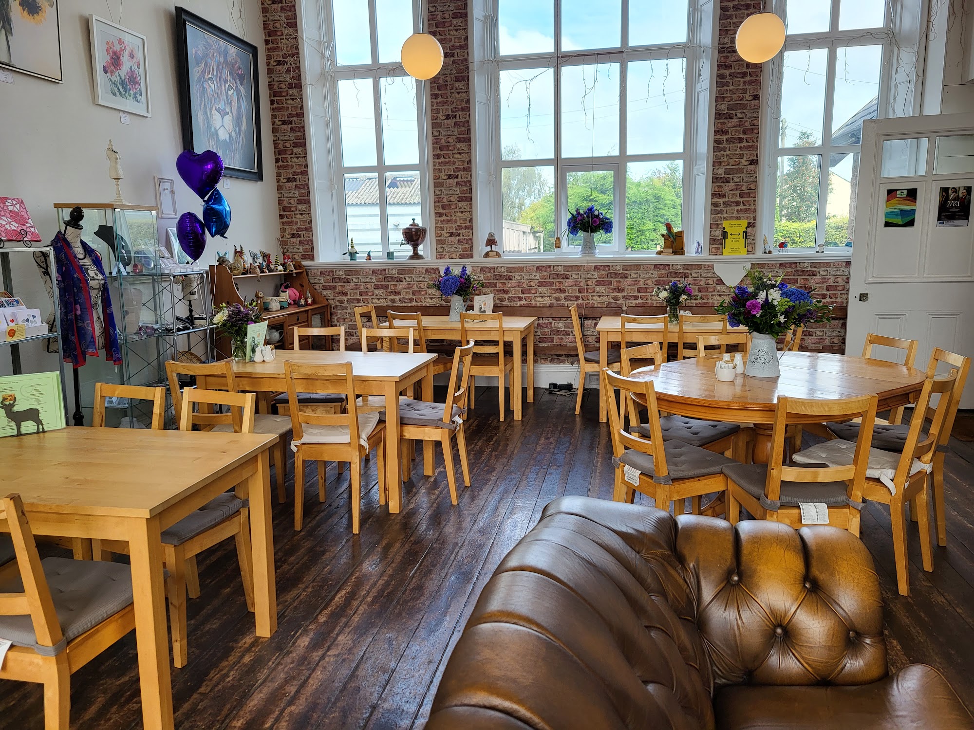 Mae's Tea Rooms & Gallery