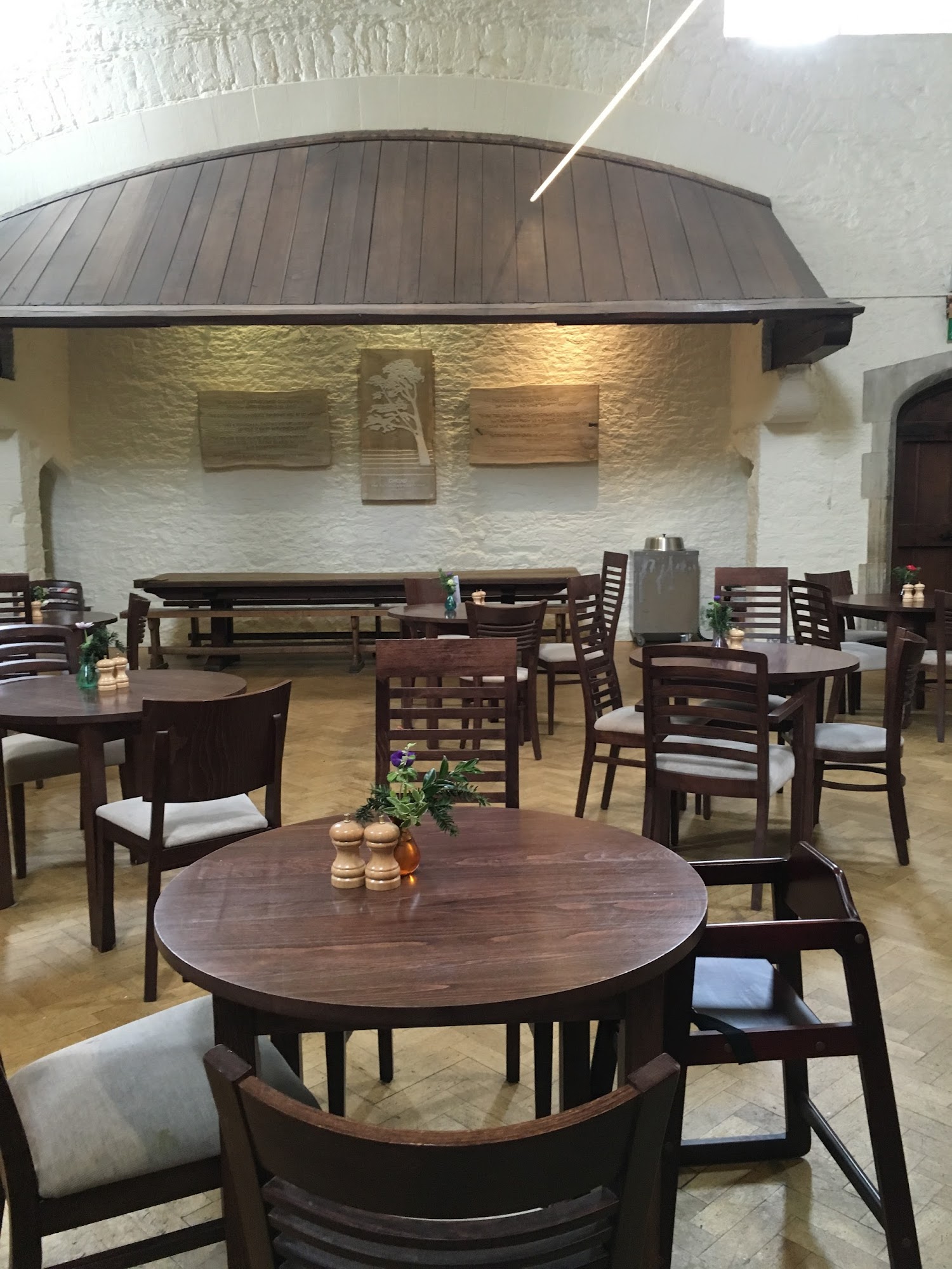 The White Hart Bar and Restaurant