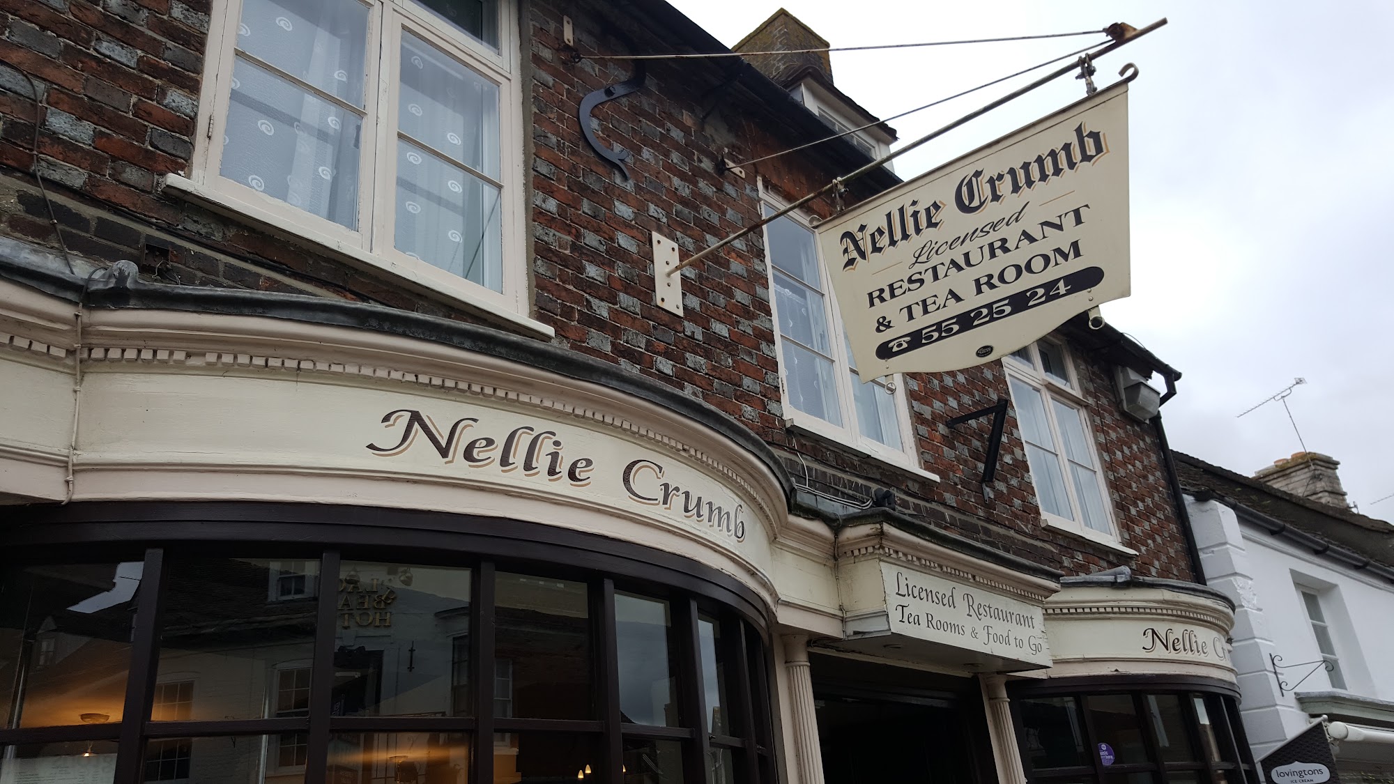 Nellie Crumb