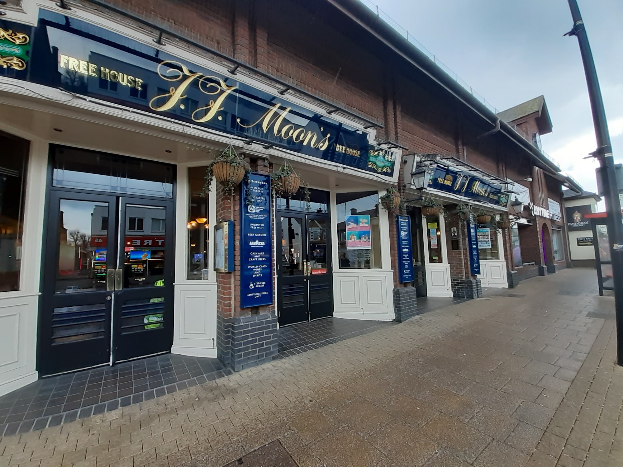 J.J. Moon's - JD Wetherspoon