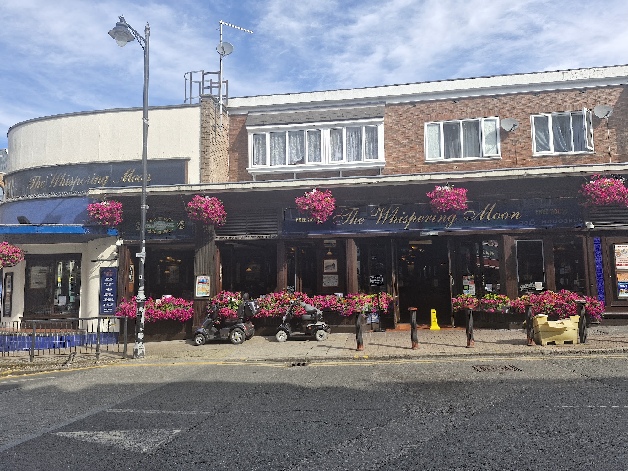 The Whispering Moon - JD Wetherspoon