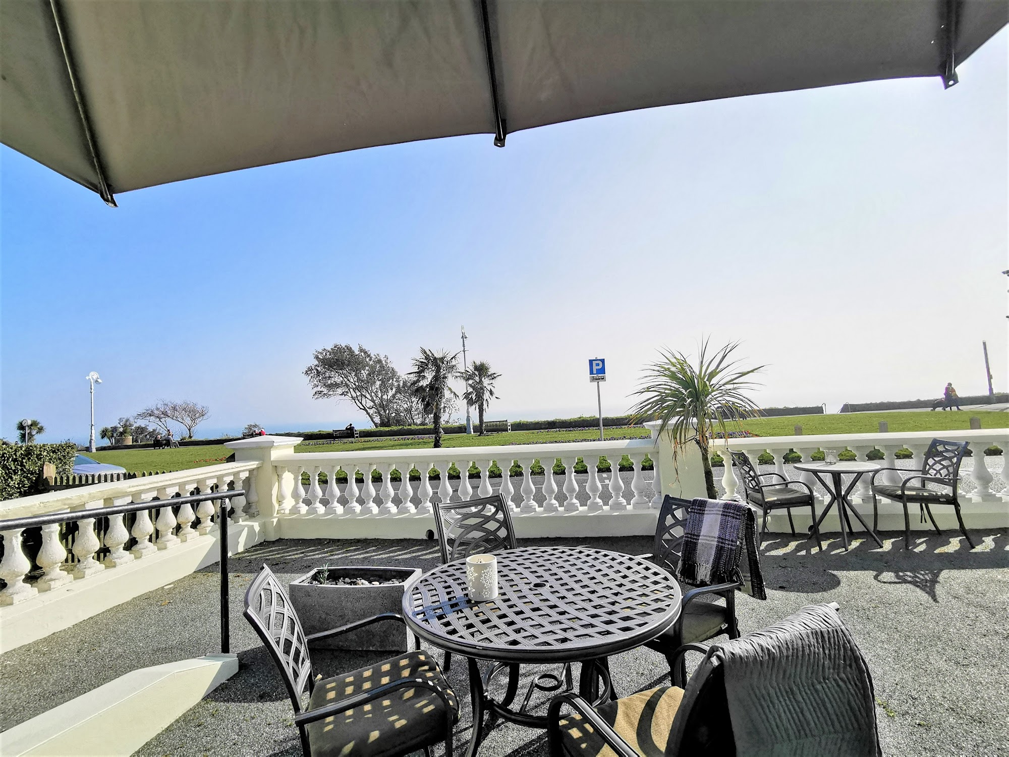 The Cliffe Lounge Bar & Kitchen