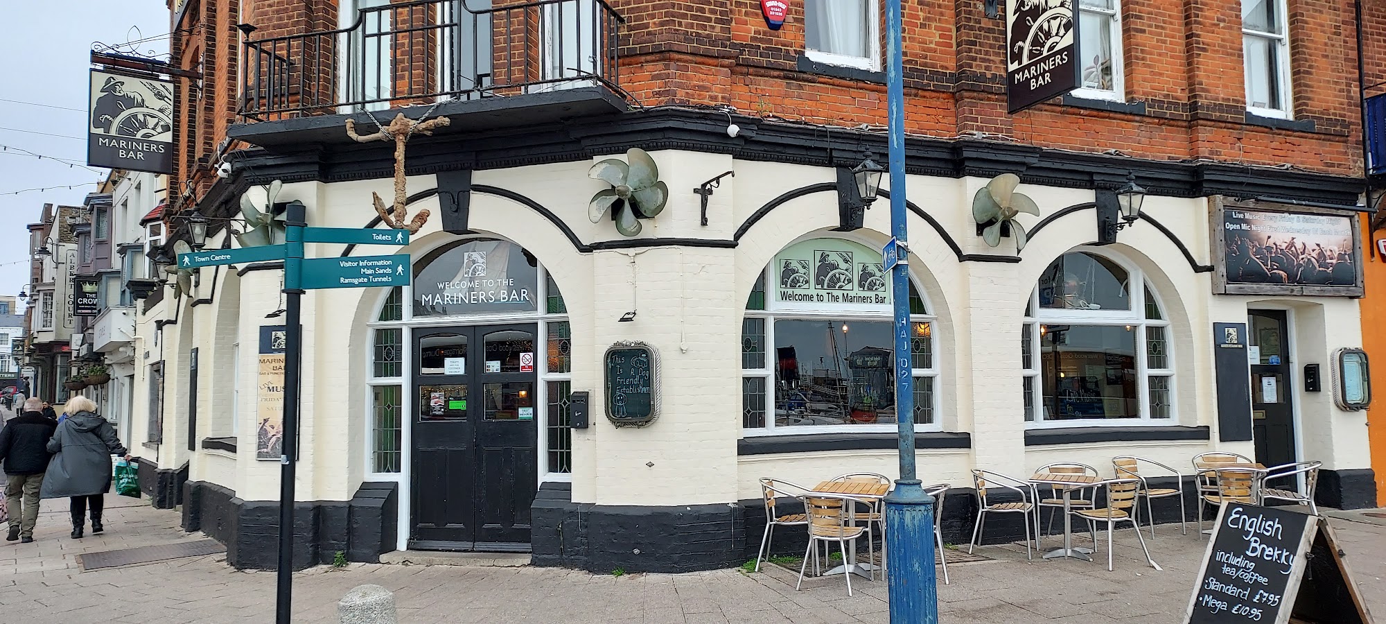 Mariners Bar