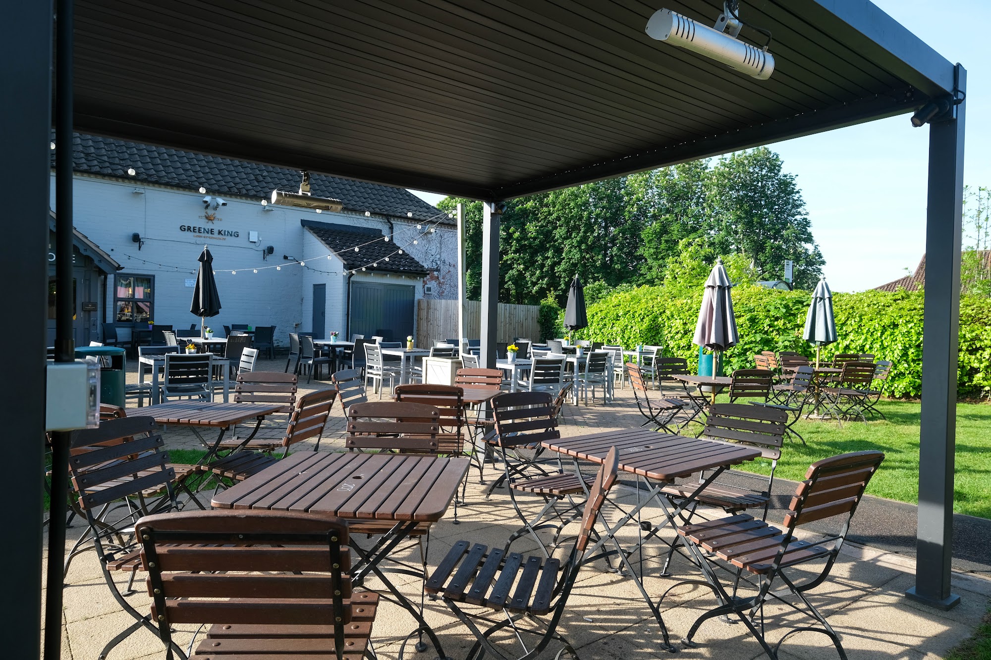 Magna Charta - Pub & Grill