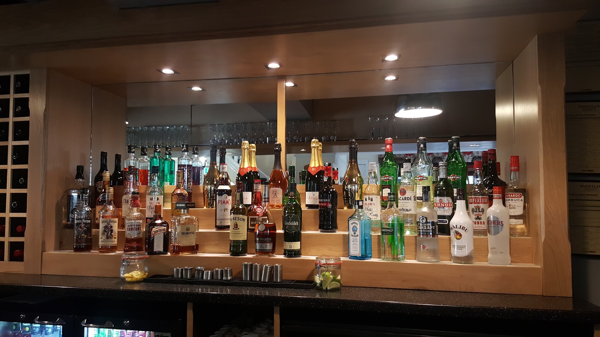 114 Bar & Grill