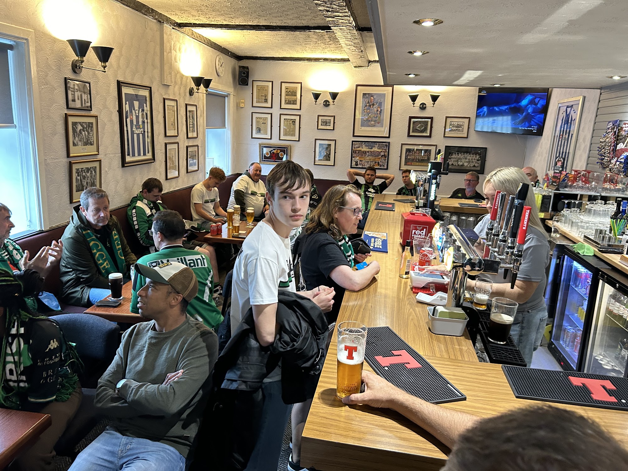 Macks Bar