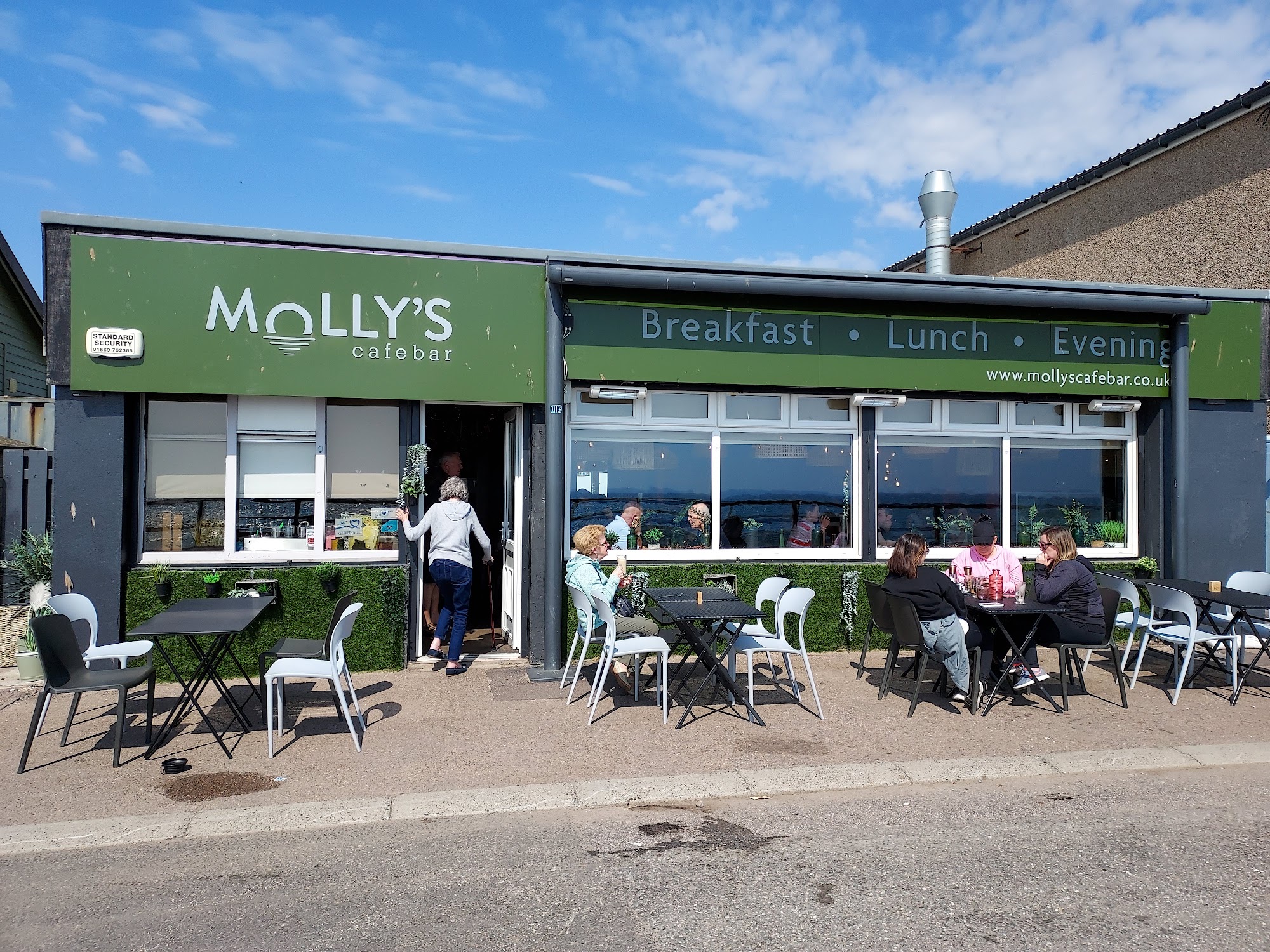 Molly's Café Bar