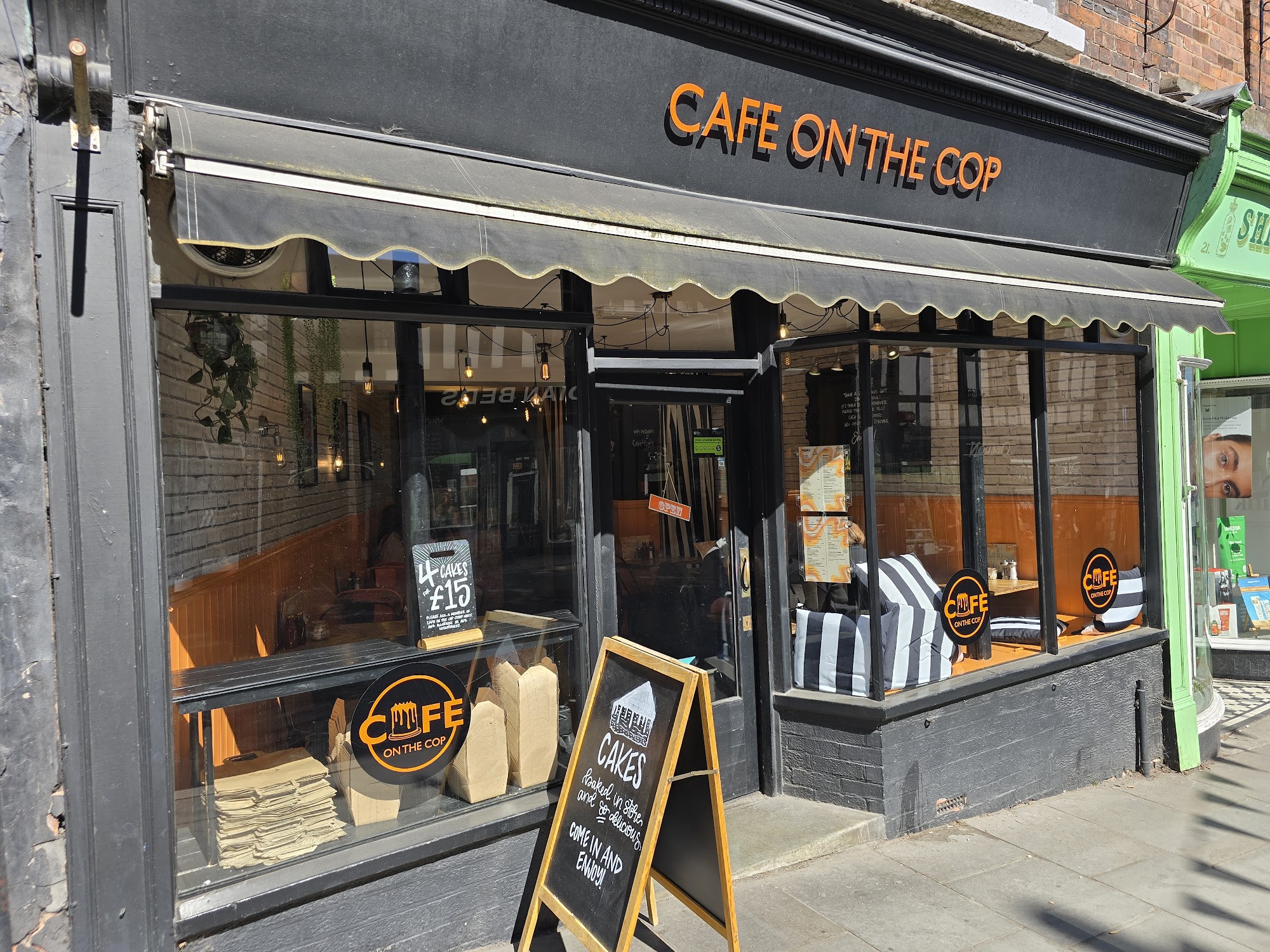 Cafe on the Cop
