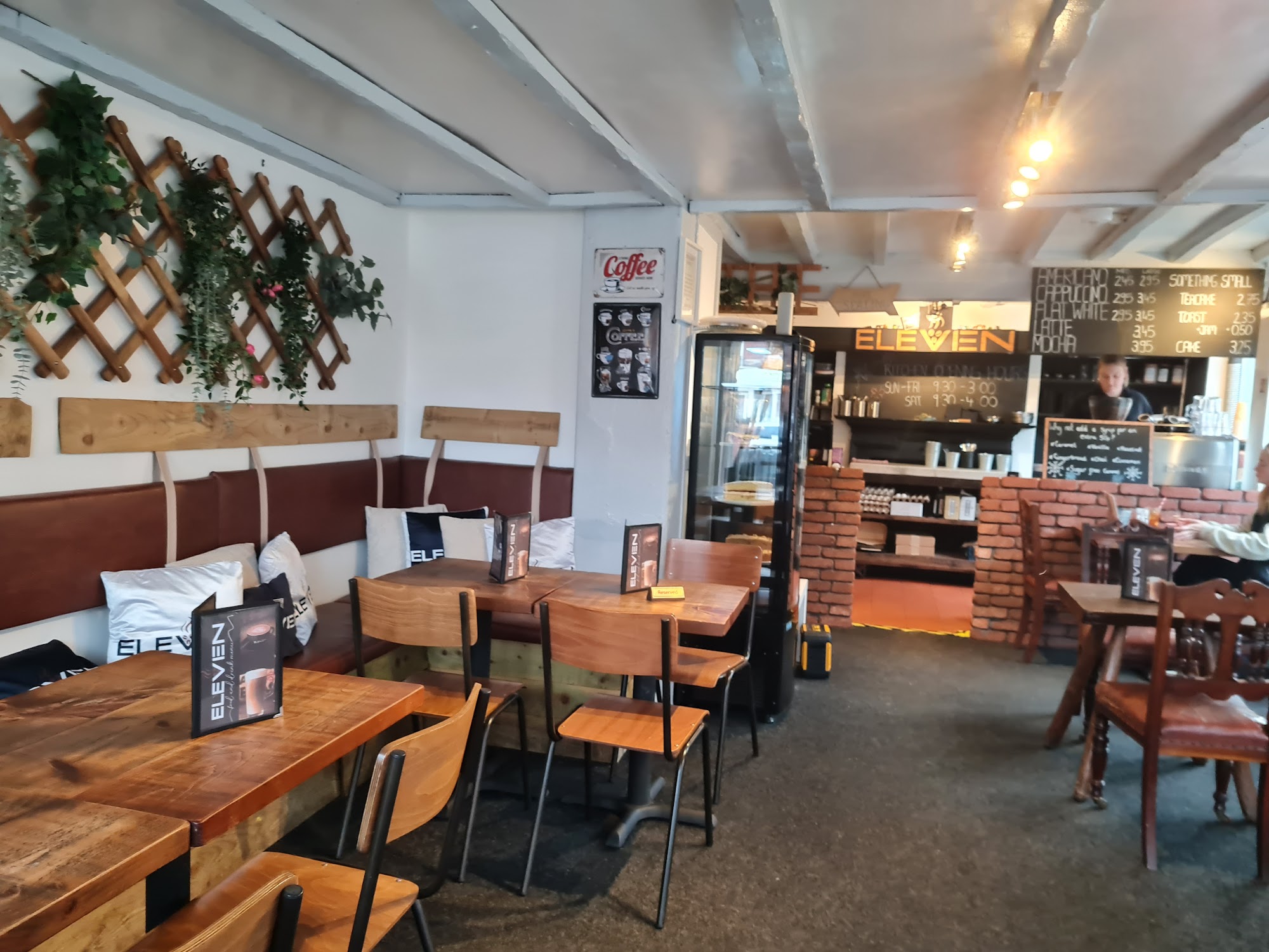 Cafe ELEVEN