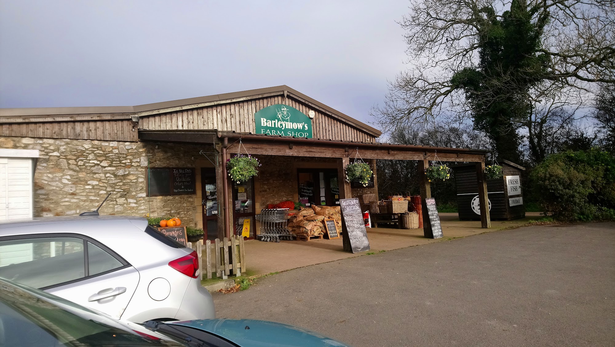 Barleymows Farm Shop, Cafe and Rose's Florist