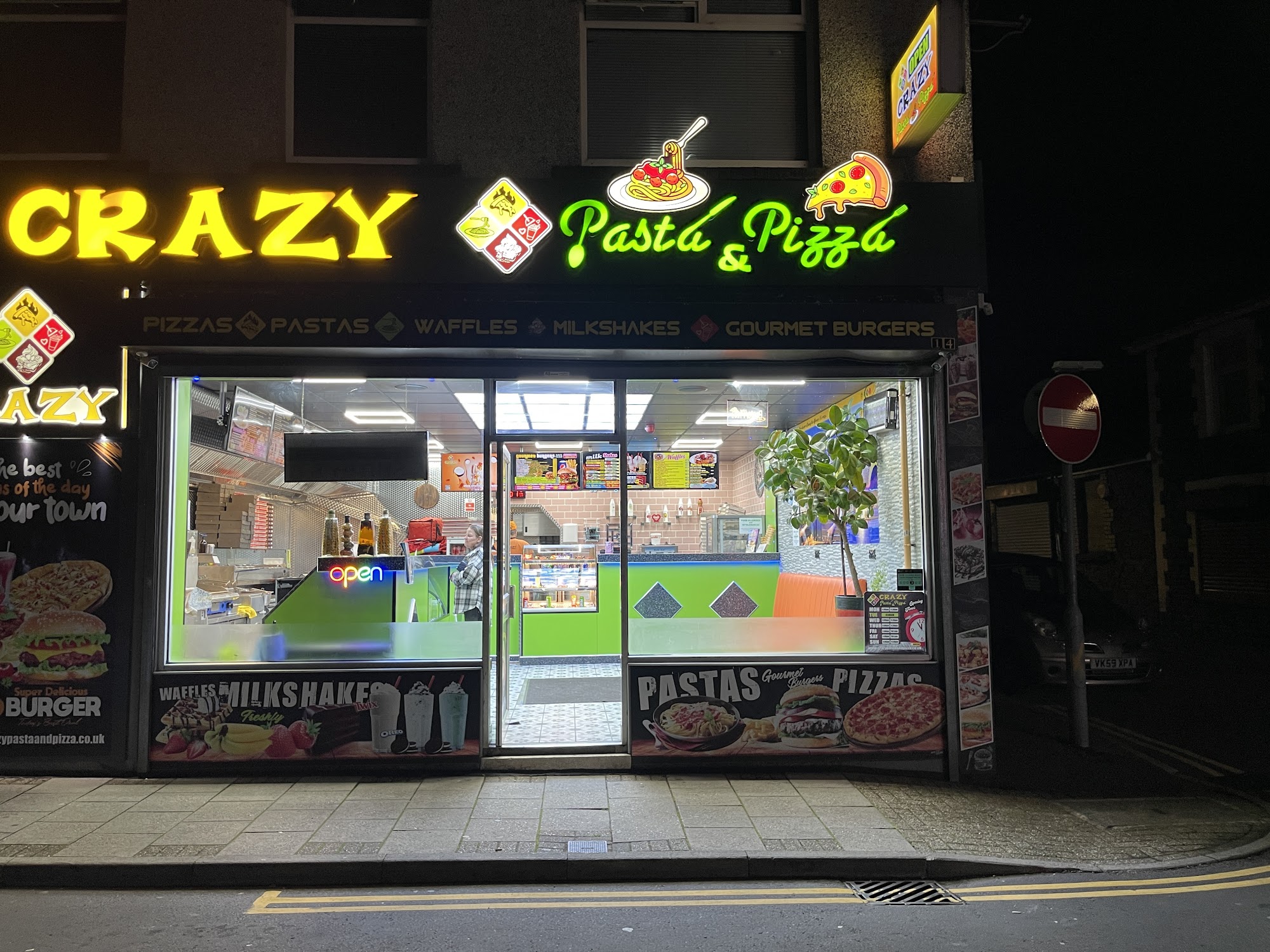 CRAZY Pasta & Pizza