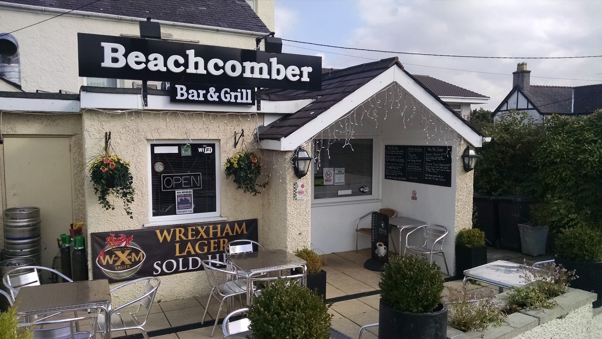 Beachcomber Bar & Grill
