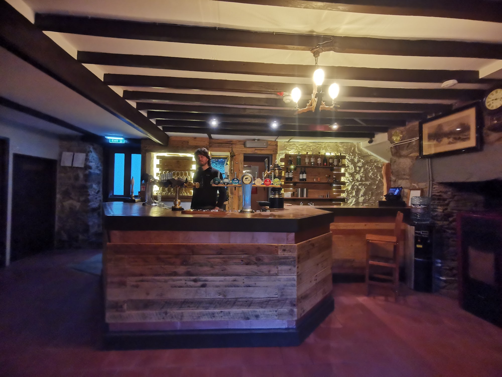 Tynygroes hotel