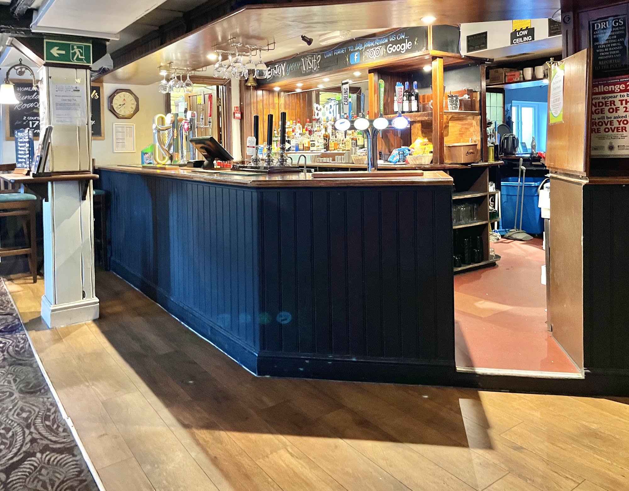 Cross Keys Dinas Powis