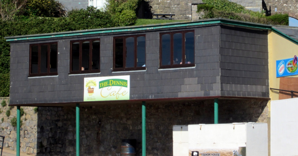 The Dennis Cafe
