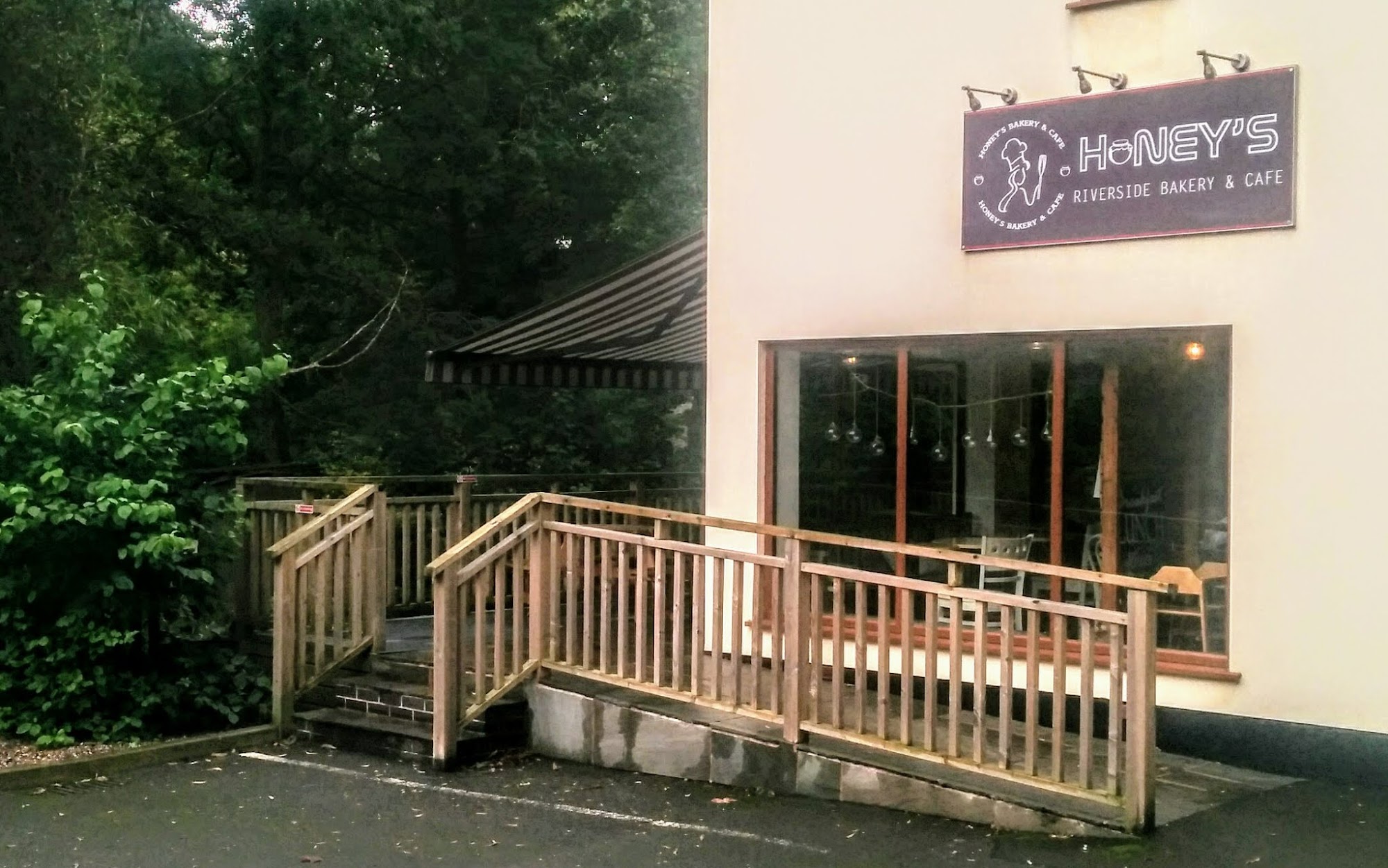 Honey's Bakery & Cafe