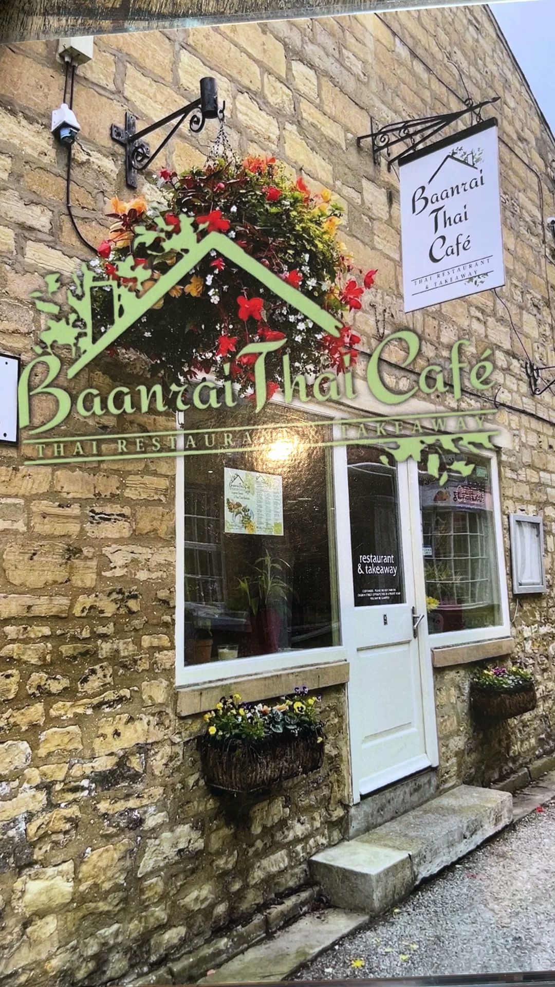 Baanrai Thai Cafe and restaurant