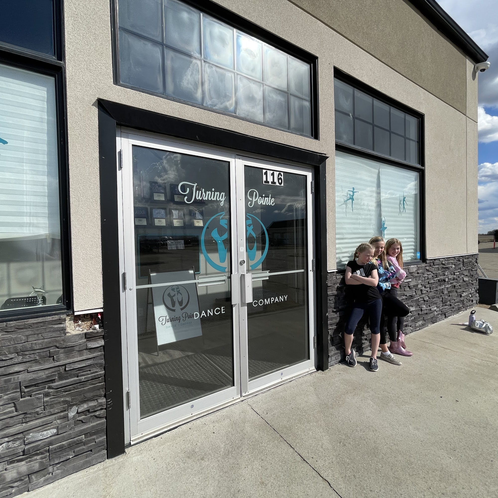 Turning Pointe Dance Company