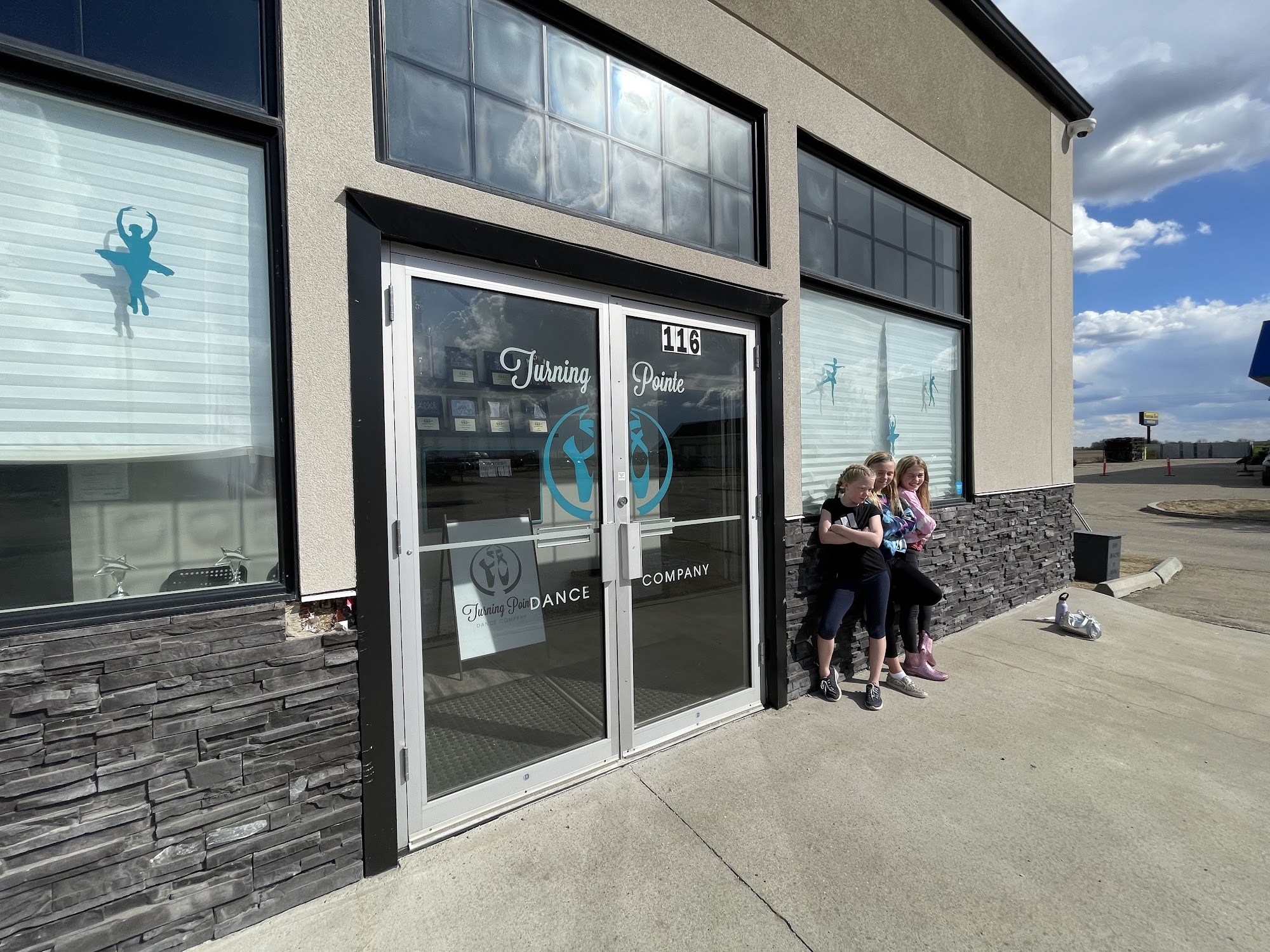 Turning Pointe Dance Company