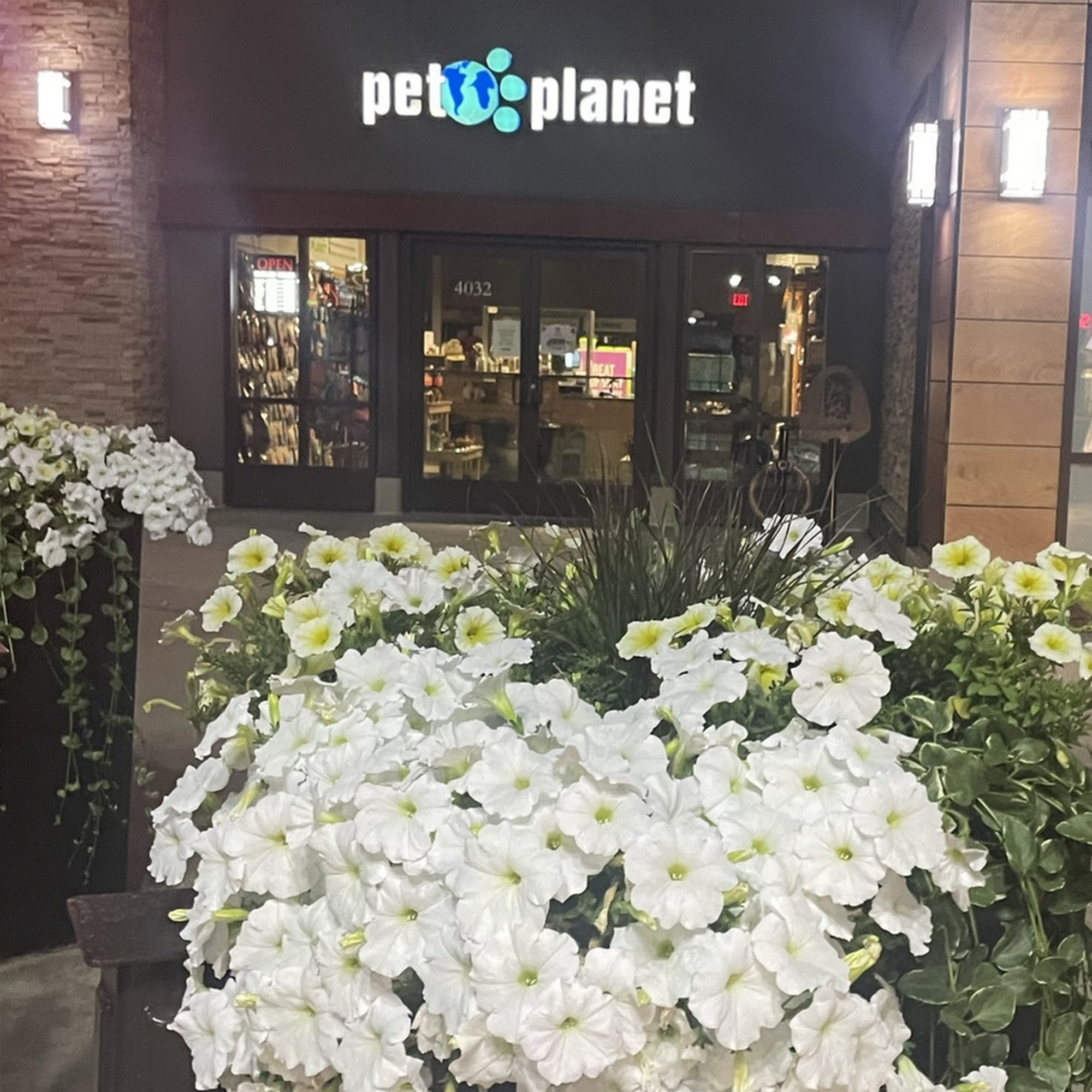 Pet Planet Cranston Market Calgary