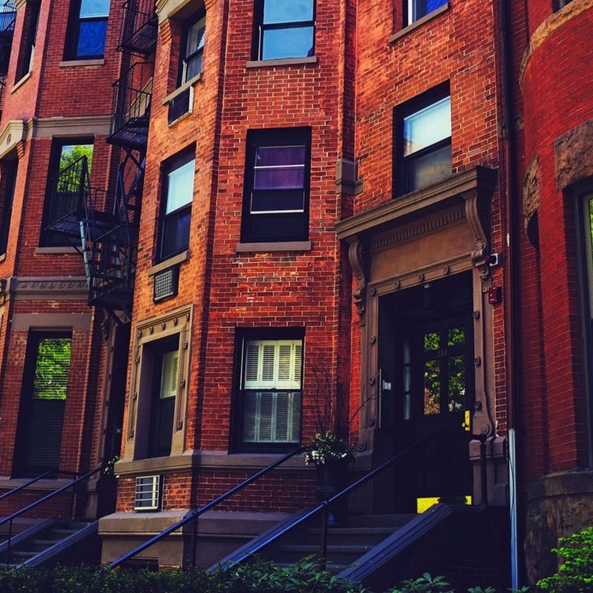 AspirePeak Properties Ltd. 217 Walcrest Blvd. SE, Calgary