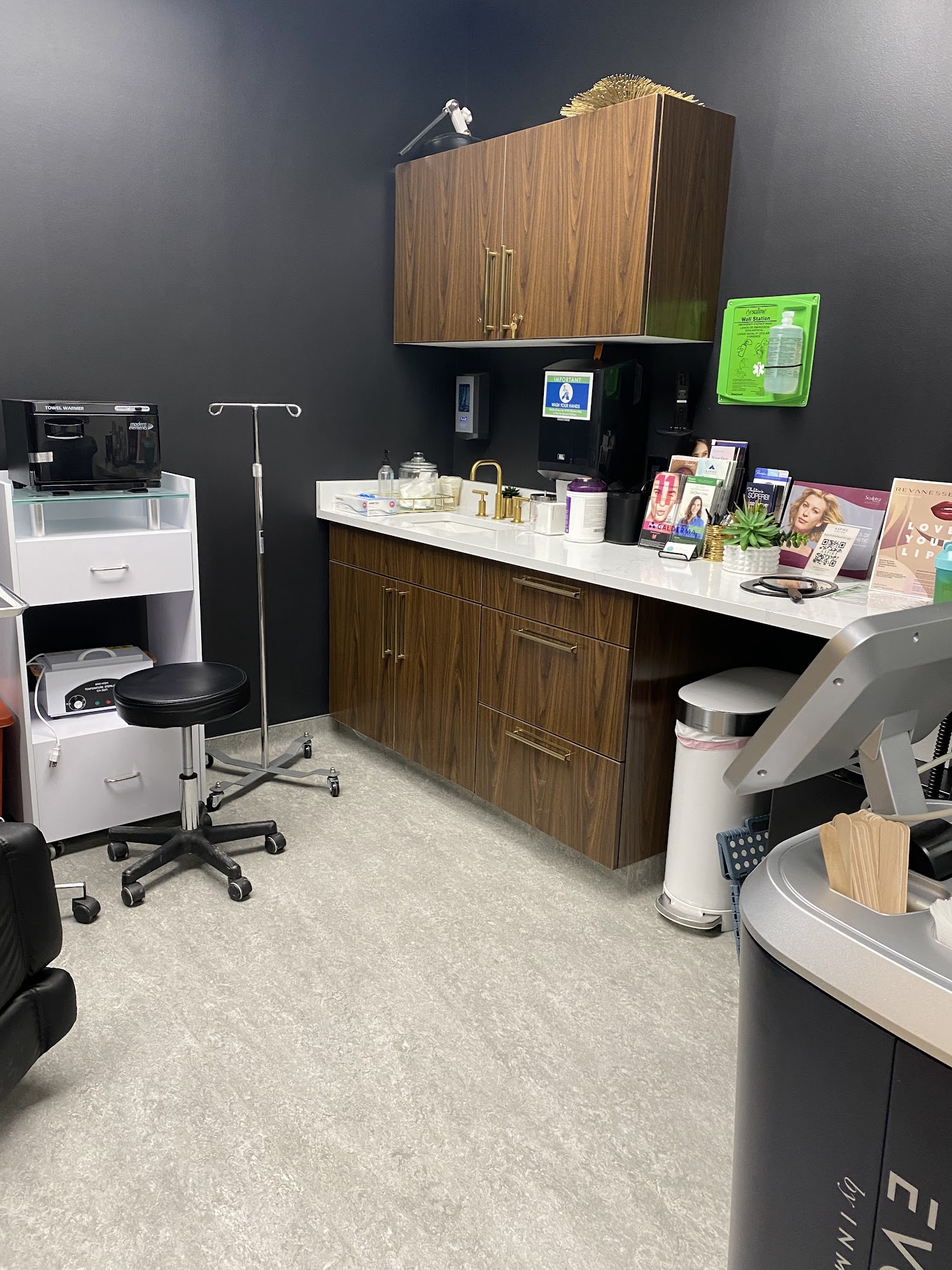 The Anchorage Center For Facial Plastic Surgery