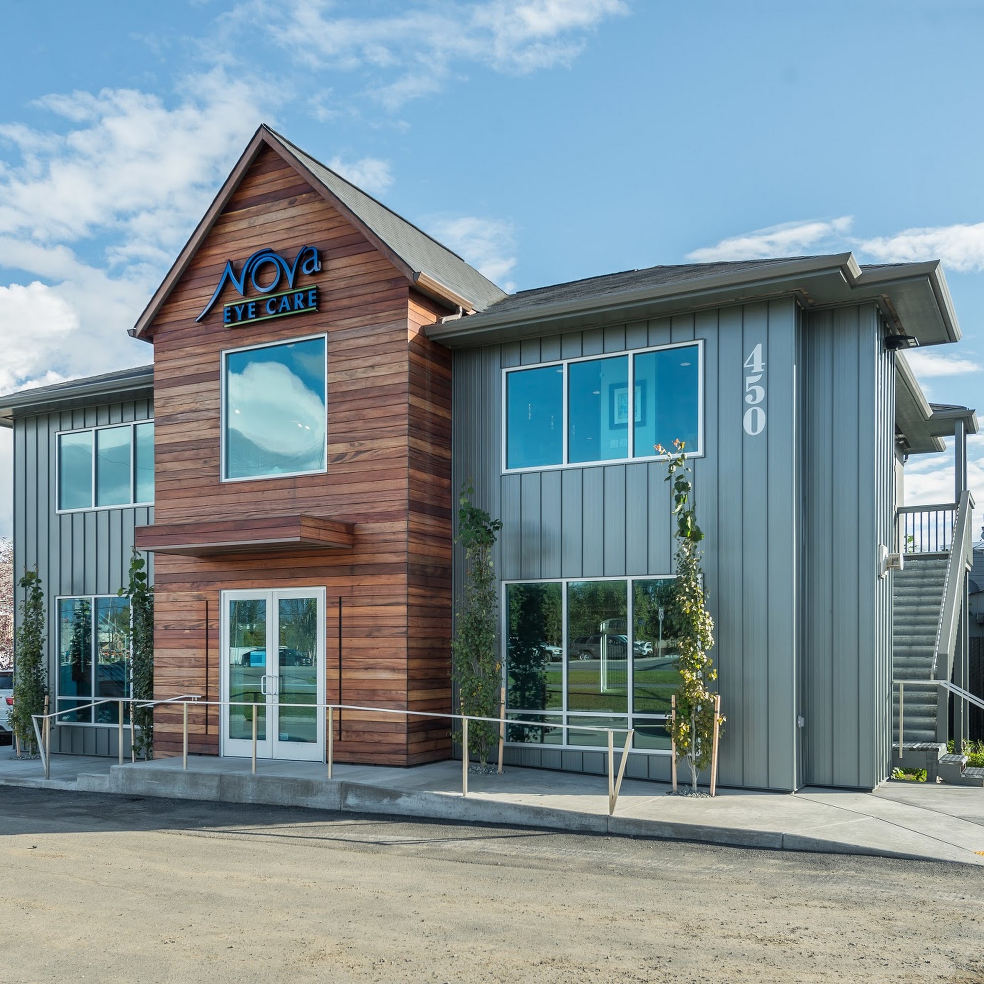 Nova Eyecare Center, Doctor Tran