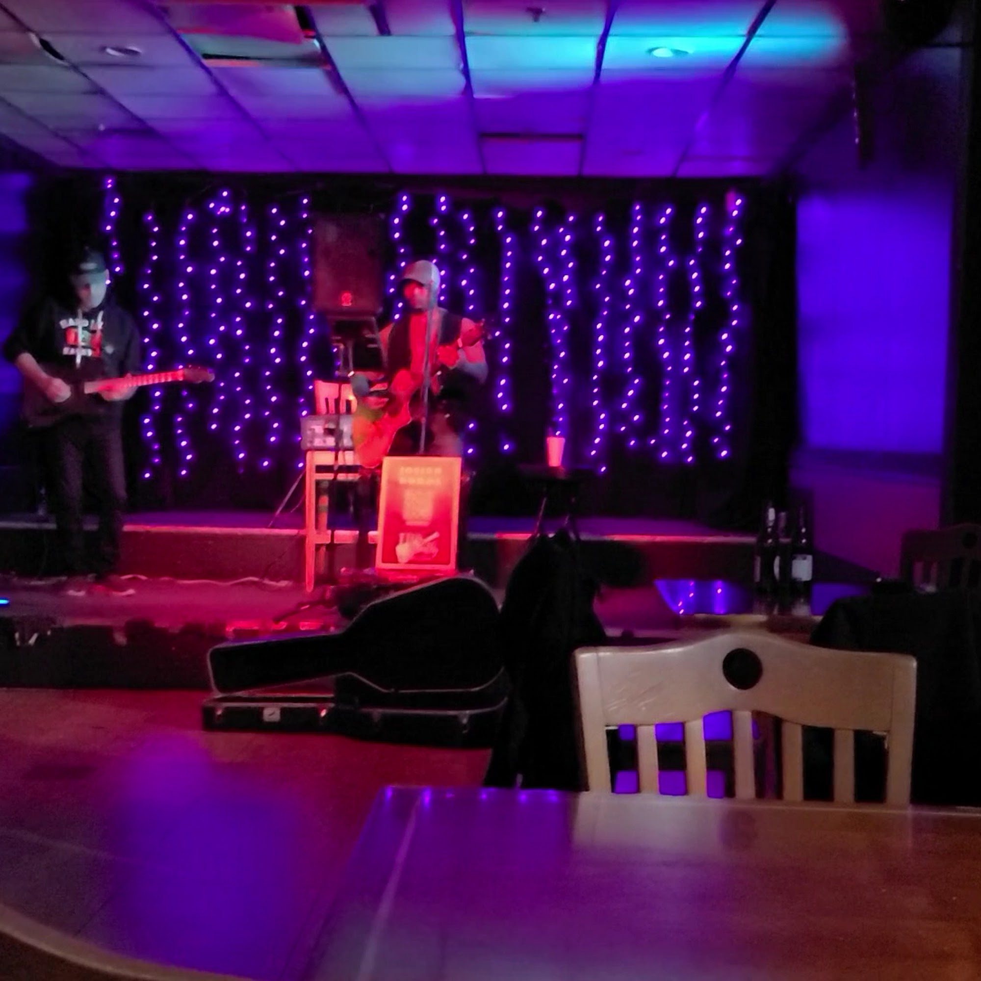 Courtyard Oyster Bar & Grill Alabaster