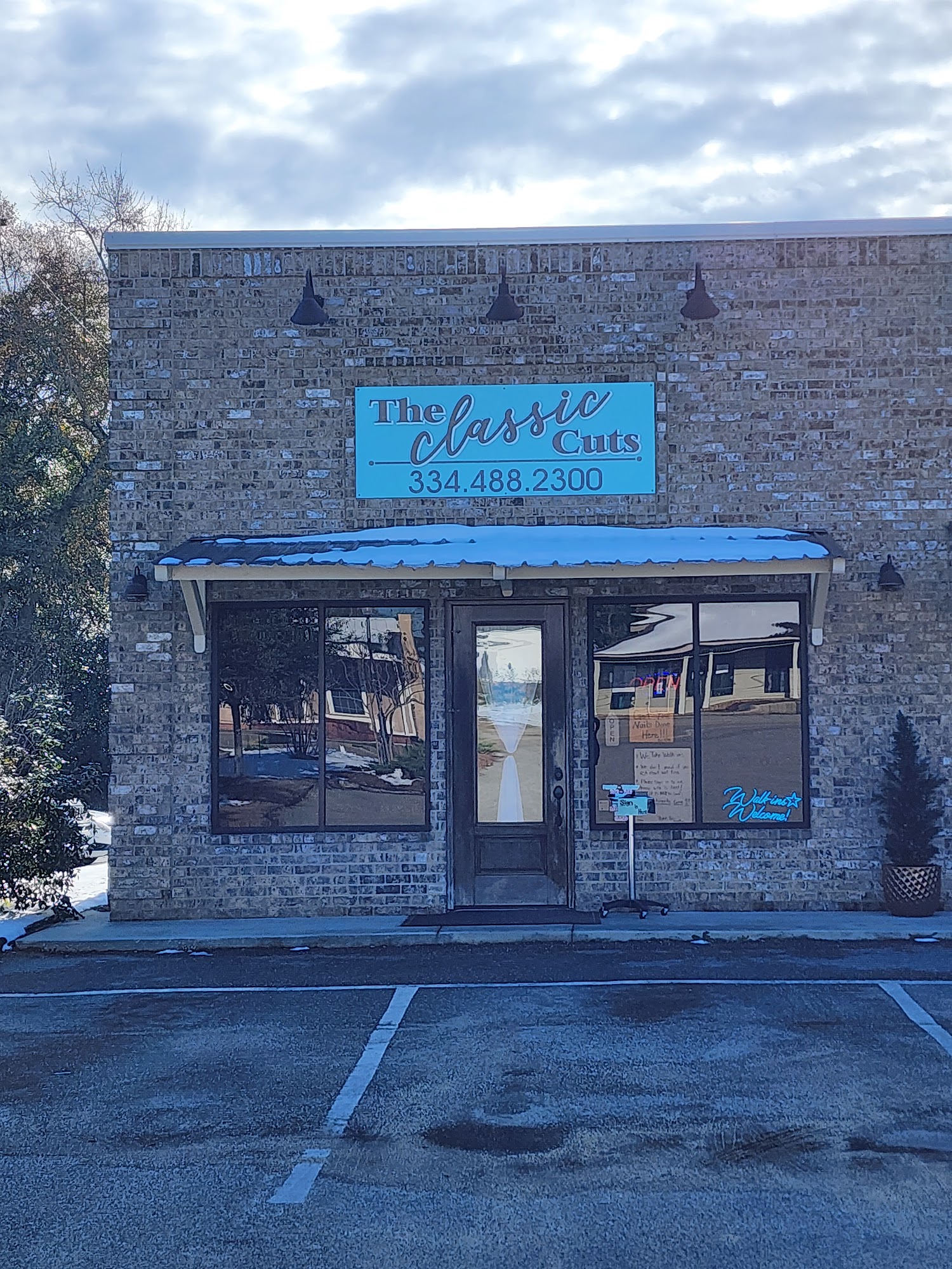 The Classic Cuts 1516-A E 3 Notch St, Andalusia Alabama 36420