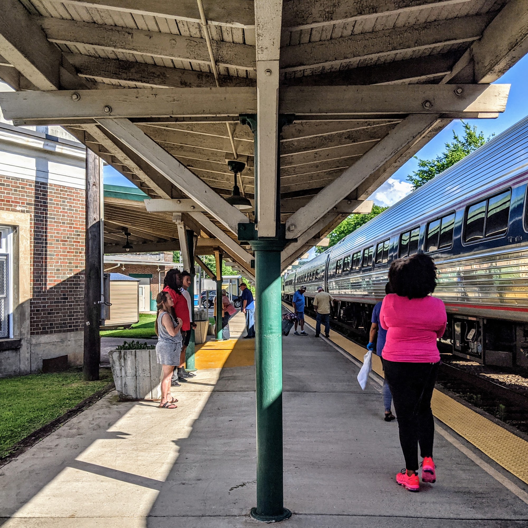 Greyhound: Bus Stop Anniston