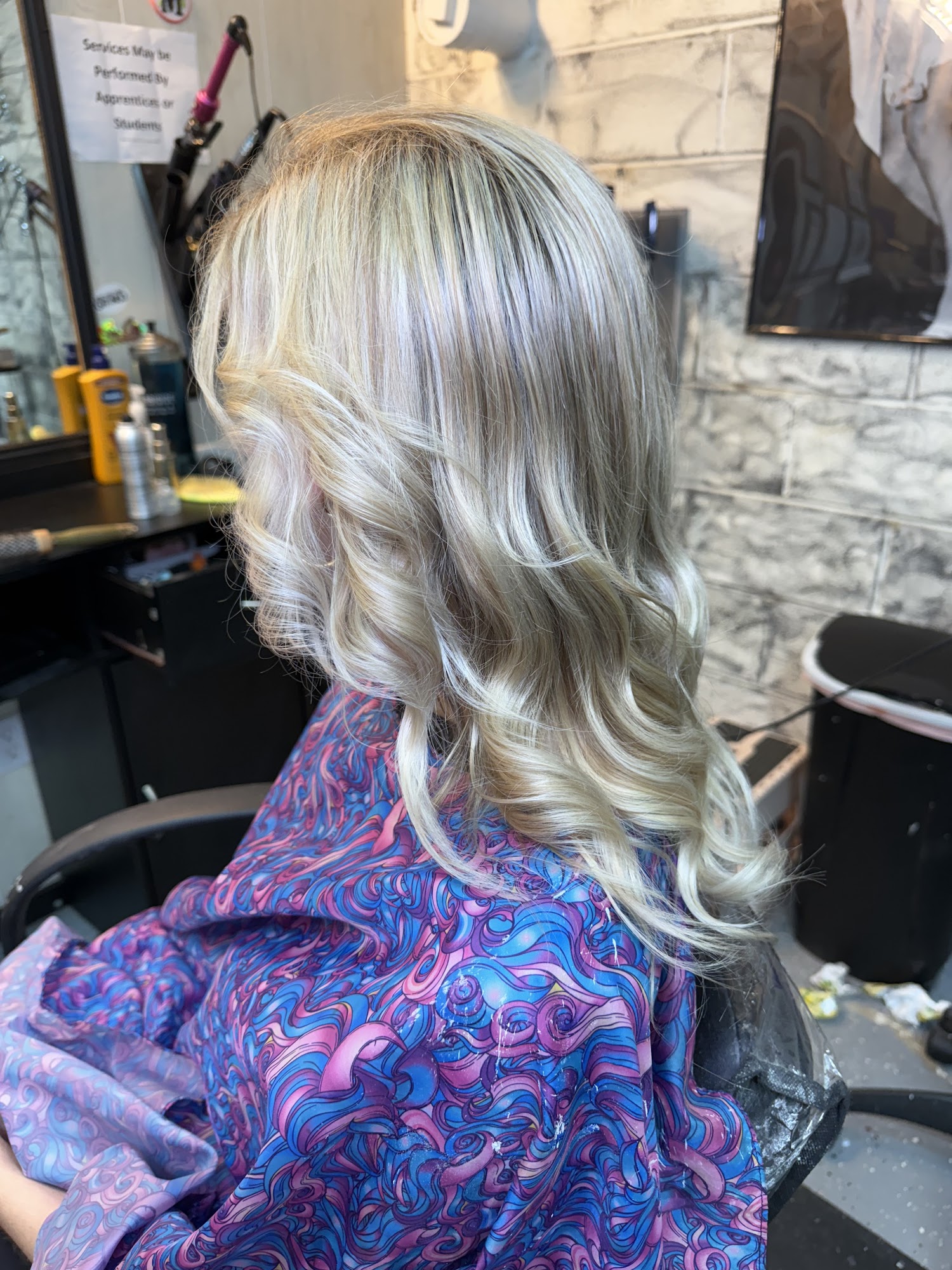 Dana's Classic Cuts 3125 Deaver Walker Rd, Cleveland Alabama 35049