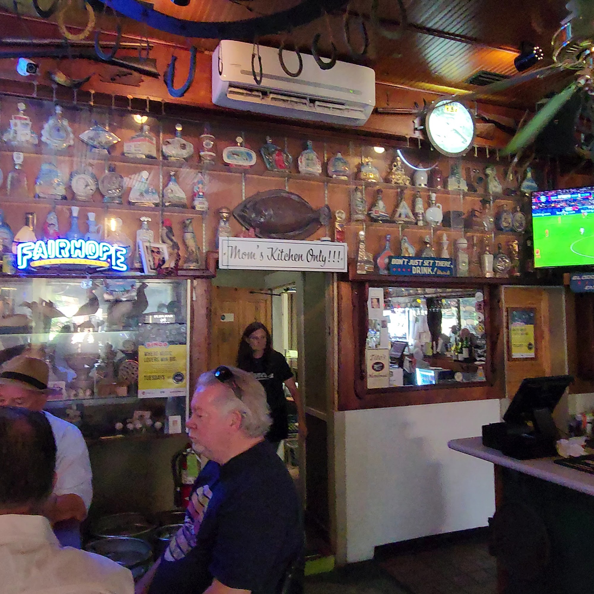 Manci's Antique Club Daphne