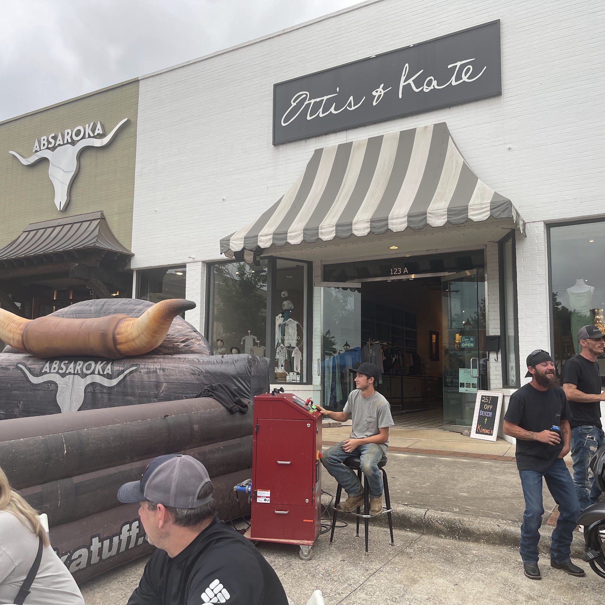 Shine Salon 704 Bank St, Decatur Alabama 35601