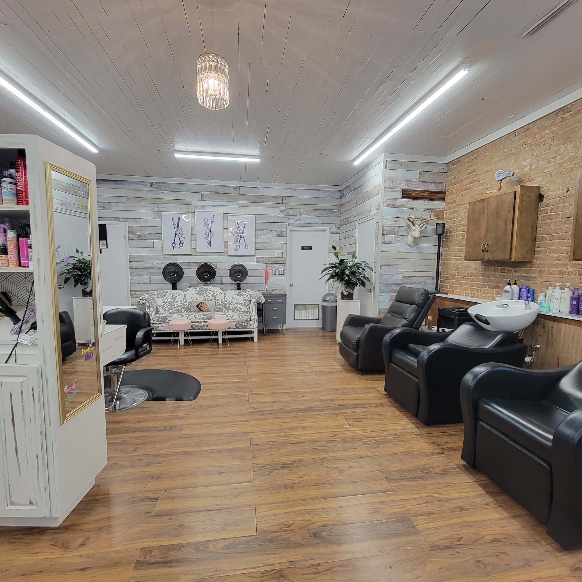 Misty's Hair Salon 3 Park St, Headland Alabama 36345