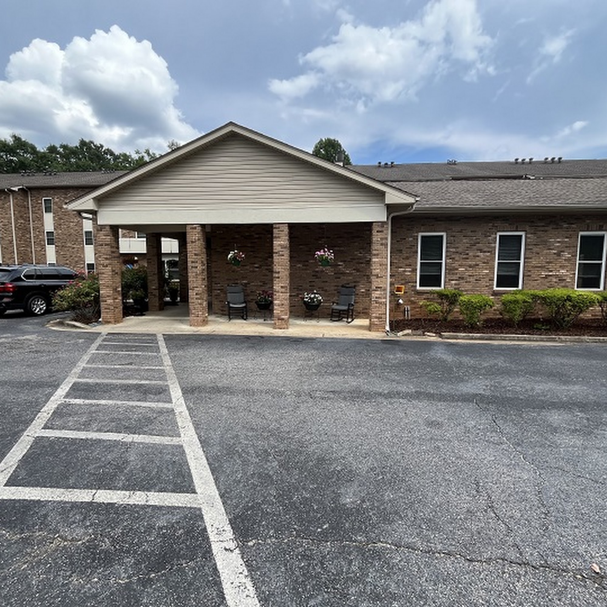 Windsor Manor Apartments