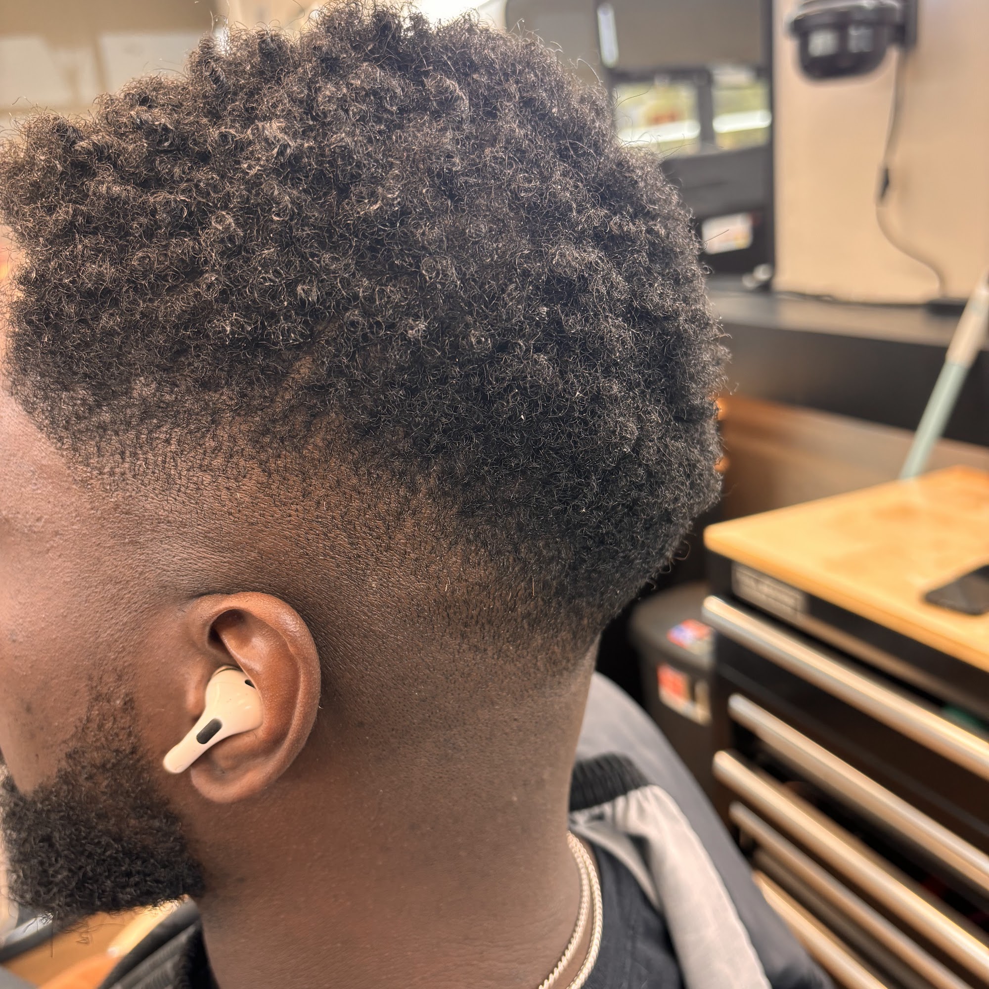 RAZOR KINGS BARBERSHOP 6200 Grand River Blvd E #442, Leeds Alabama 35094