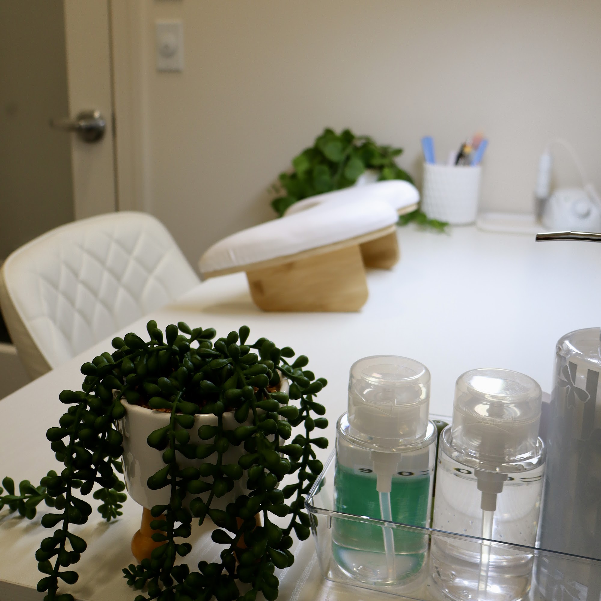 Aura Nail Studio Phenix Salon, 3691 Airport Blvd Suite 101, Mobile Alabama 36608