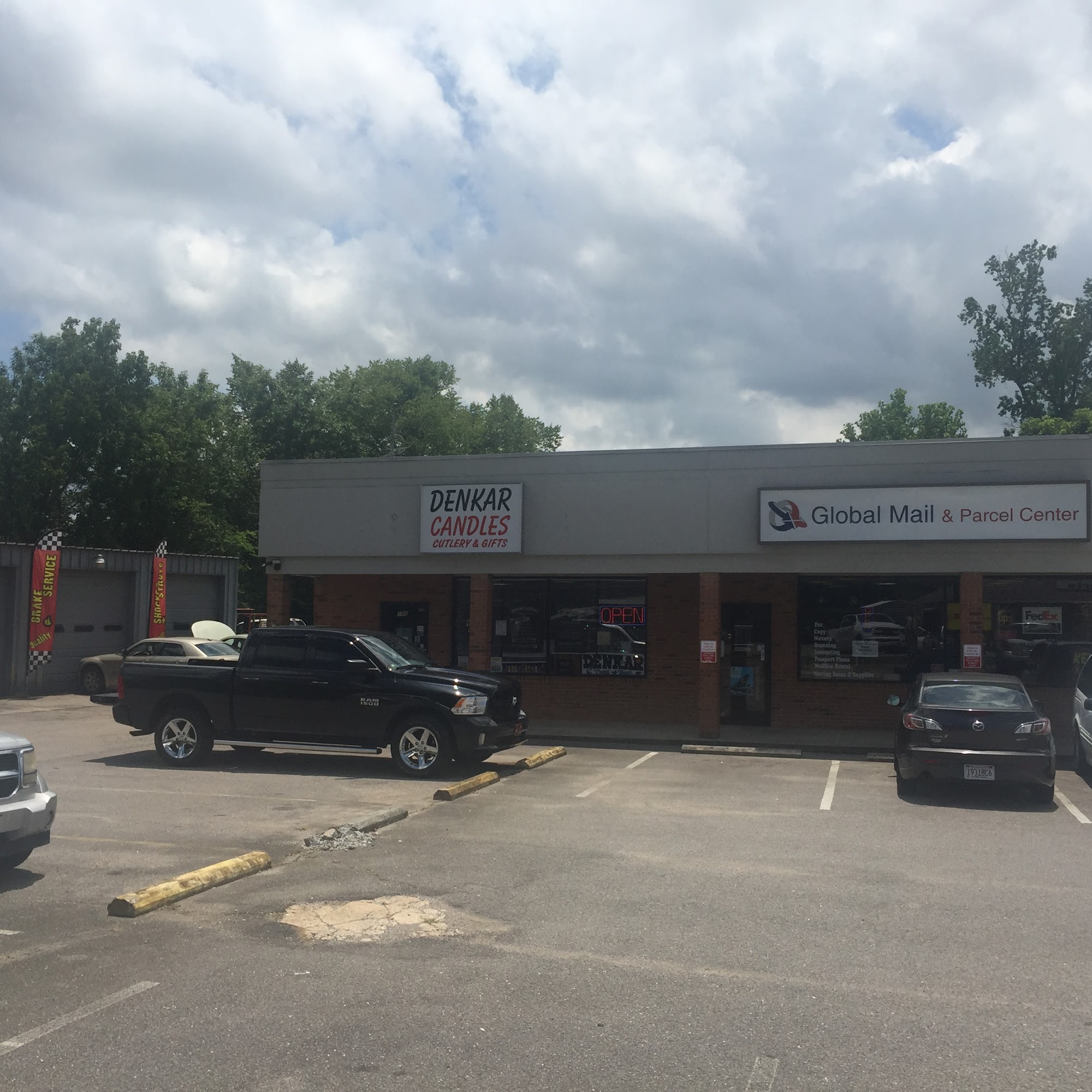 DenKar Candles, Cutlery & Gifts Moody