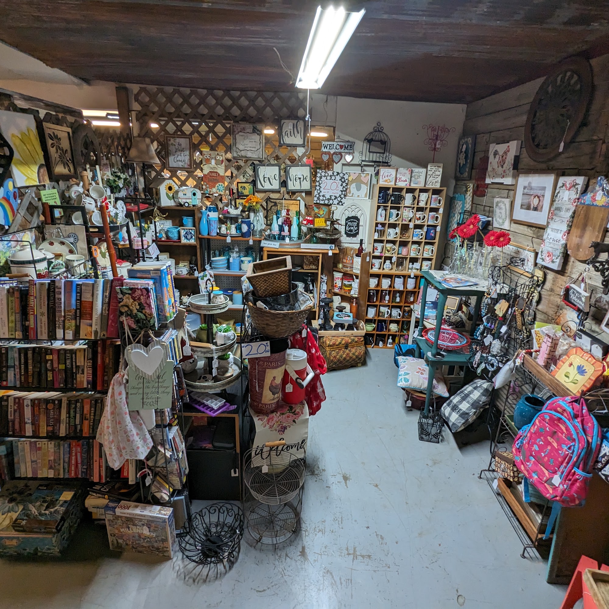 The Rustic Roost Beebe