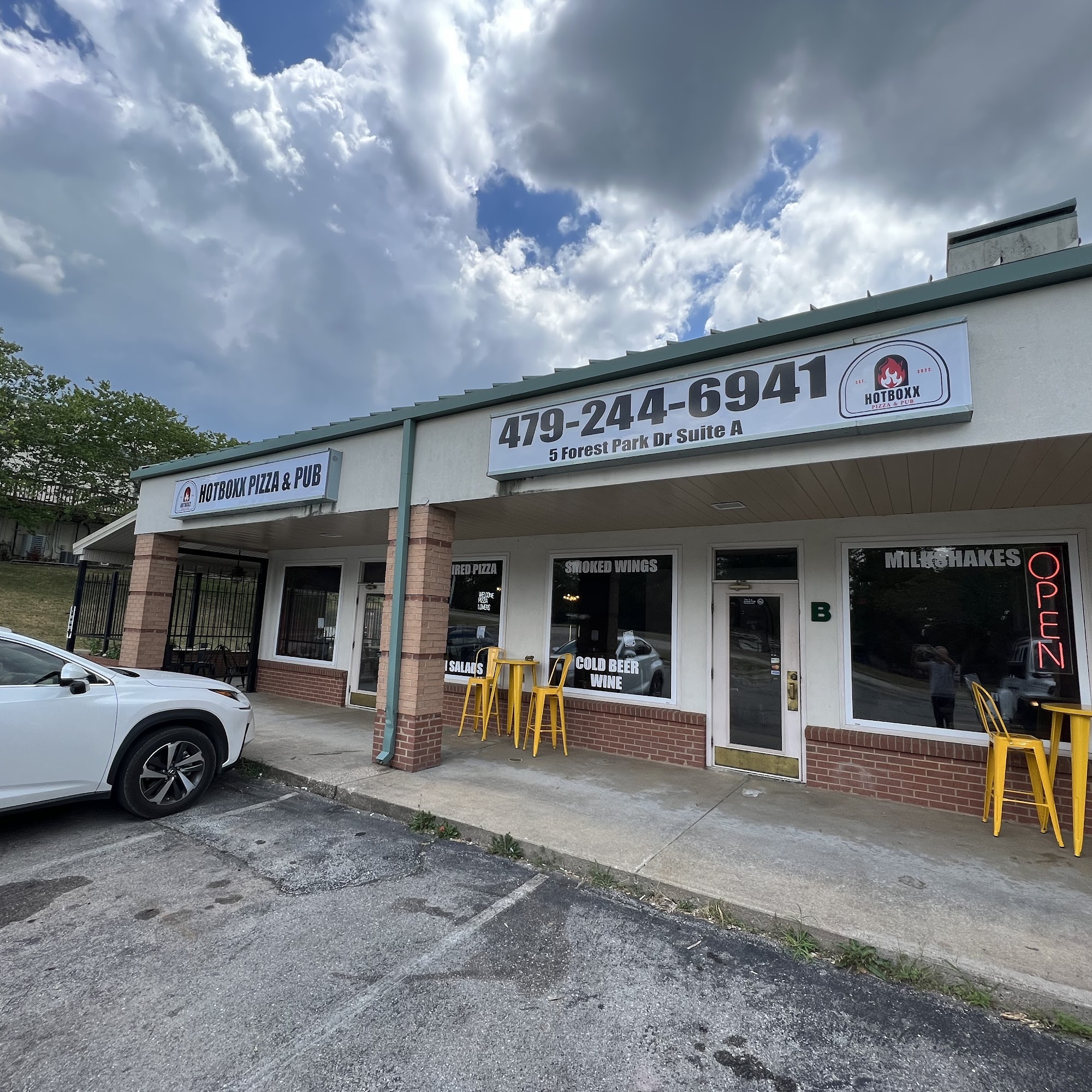 Hotboxx Woodfire Pizza(Mobile) Eureka Springs