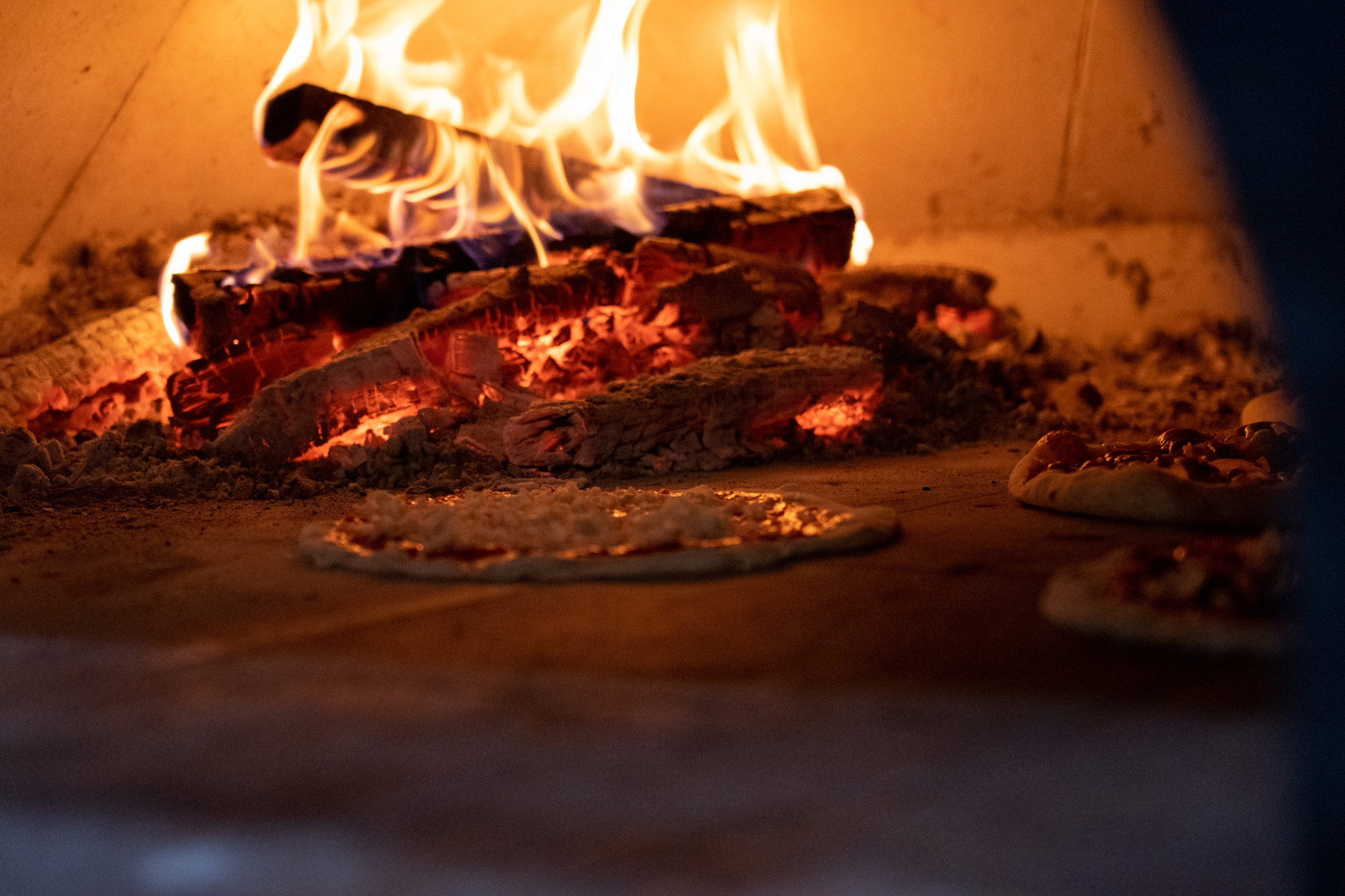 Smokin' Oak Wood-Fired Pizza and Taproom