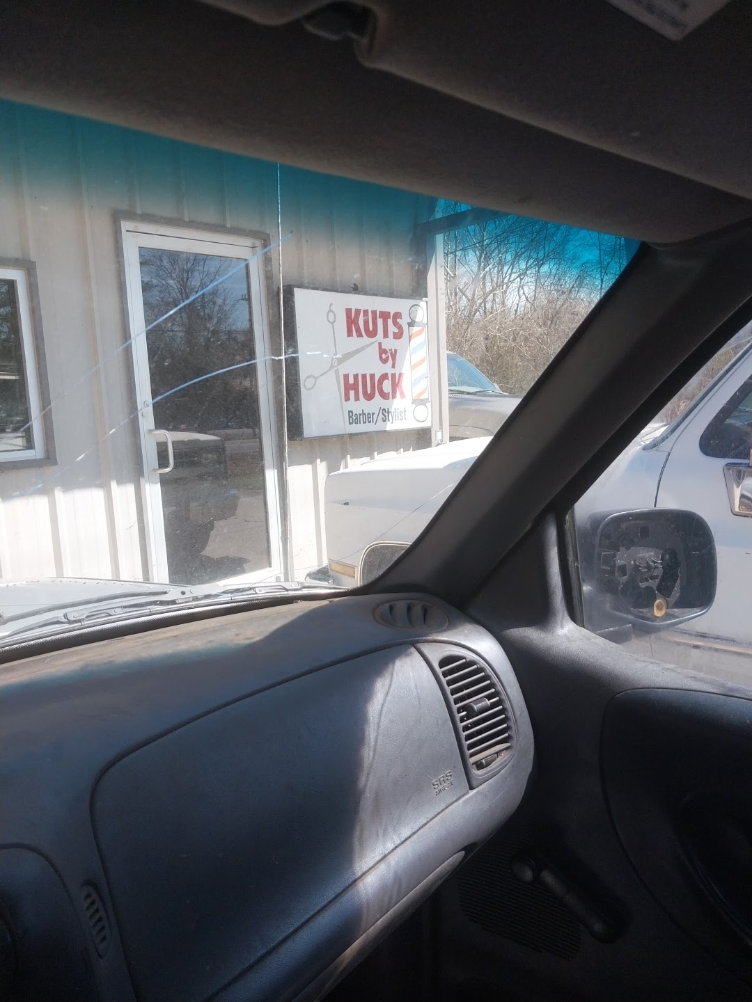 Kuts By Huck 1433 W Walnut St, Paris Arkansas 72855