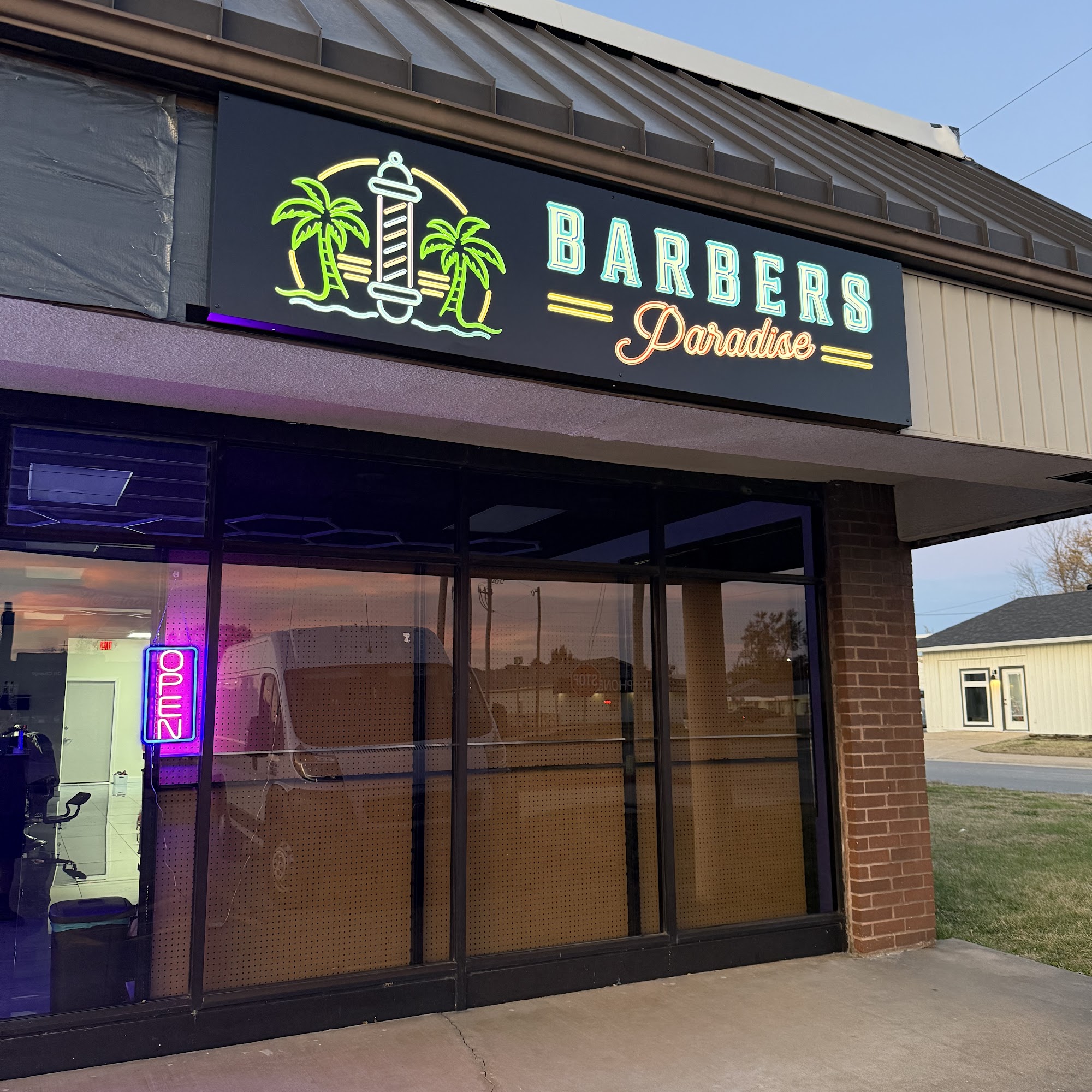 Barbers Paradise 1411 W Walnut St, Rogers Arkansas 72756