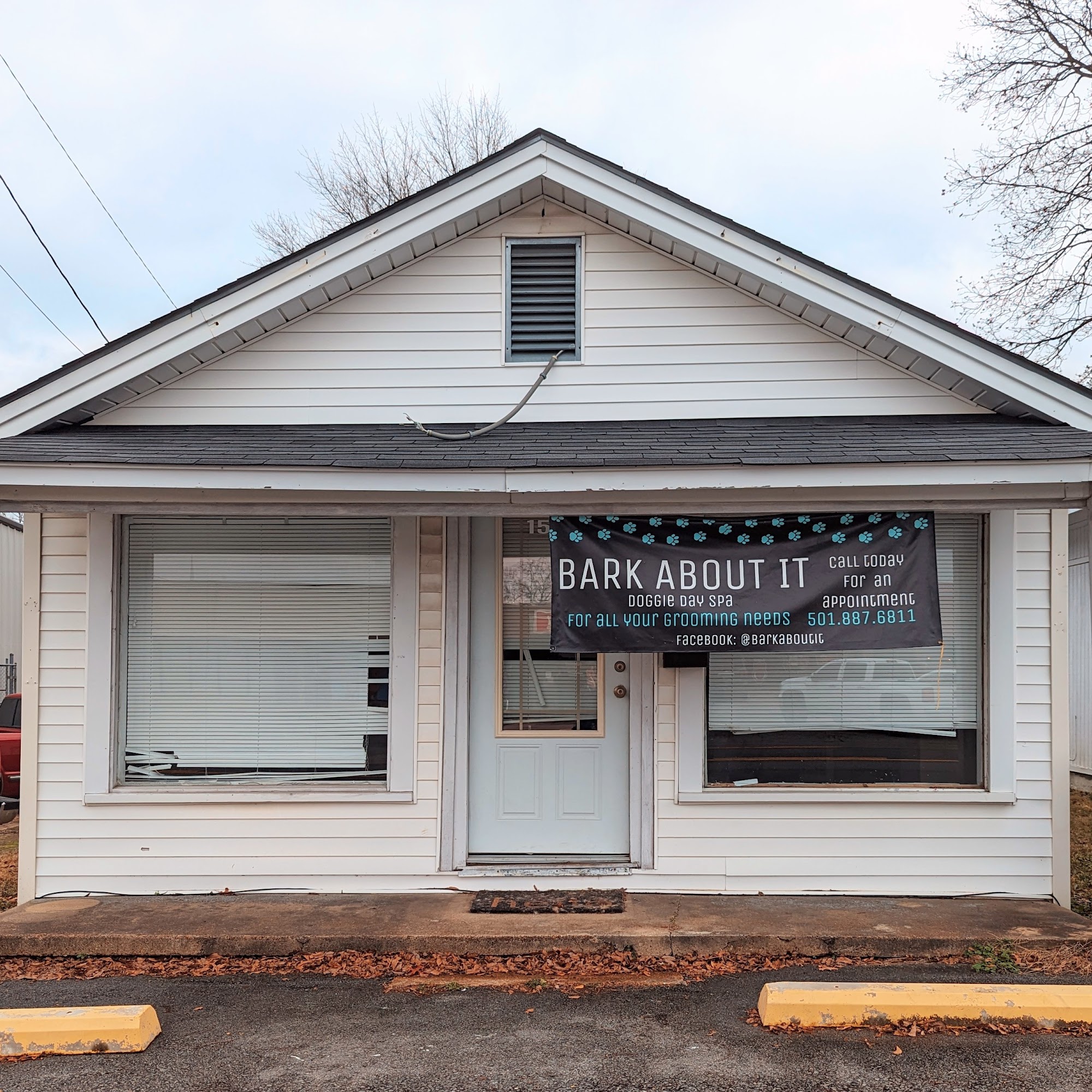 Bark About It 1517 E Race Ave, Searcy Arkansas 72143