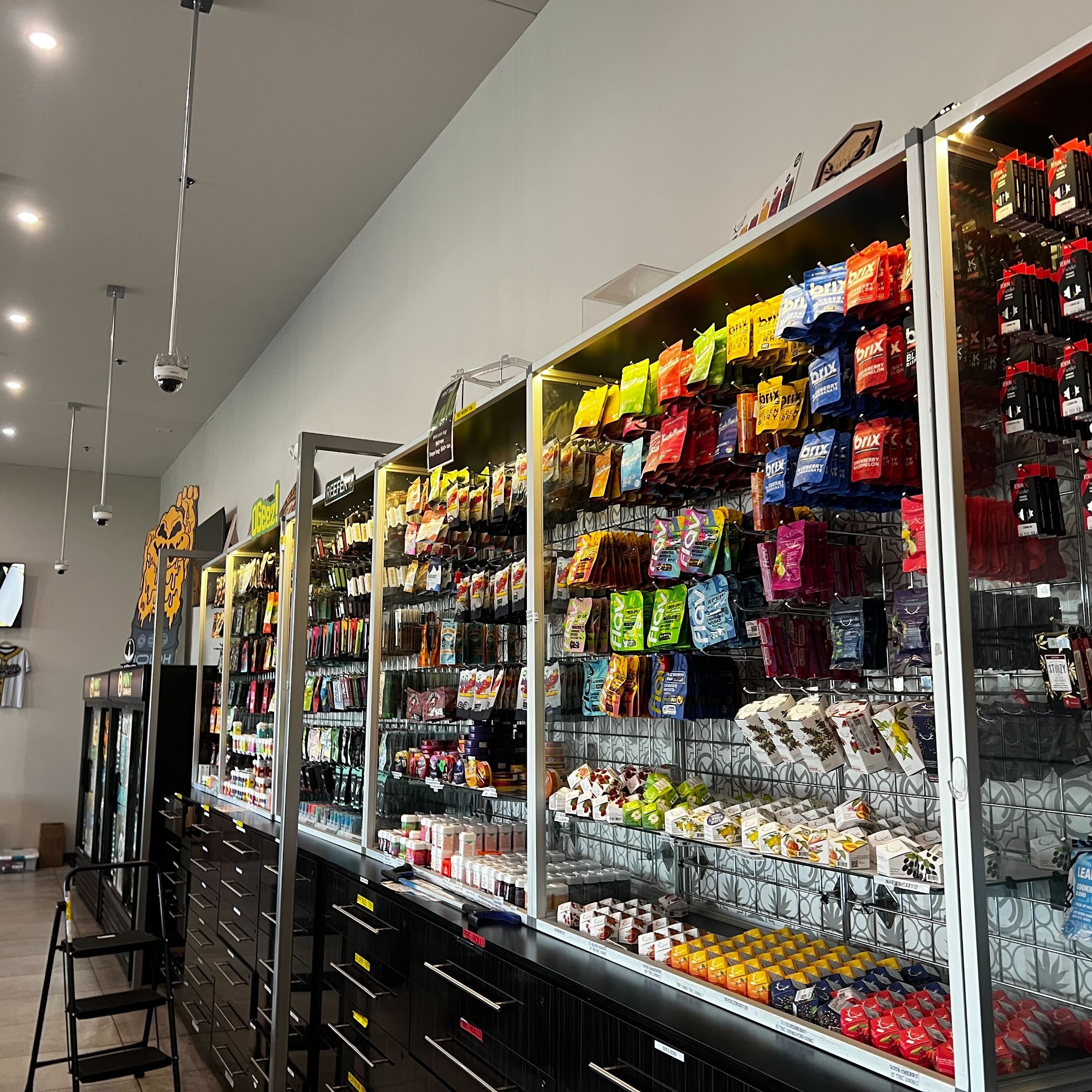 Mint Cannabis - Buckeye Buckeye