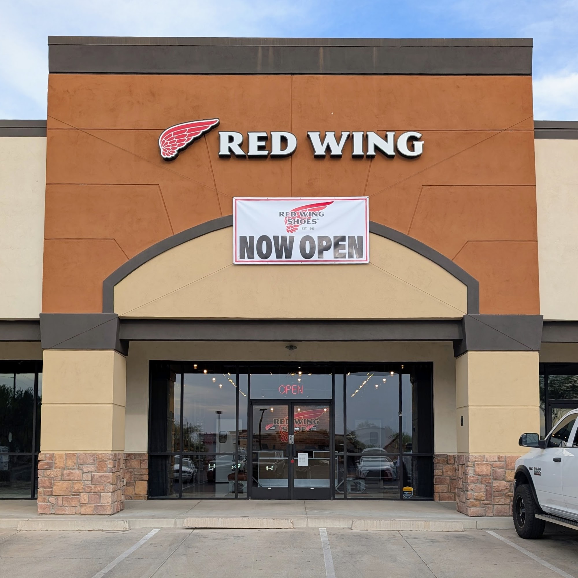 Red Wing - Cave Creek, AZ 4935 E Carefree Hwy suite 103, Cave Creek Arizona 85331
