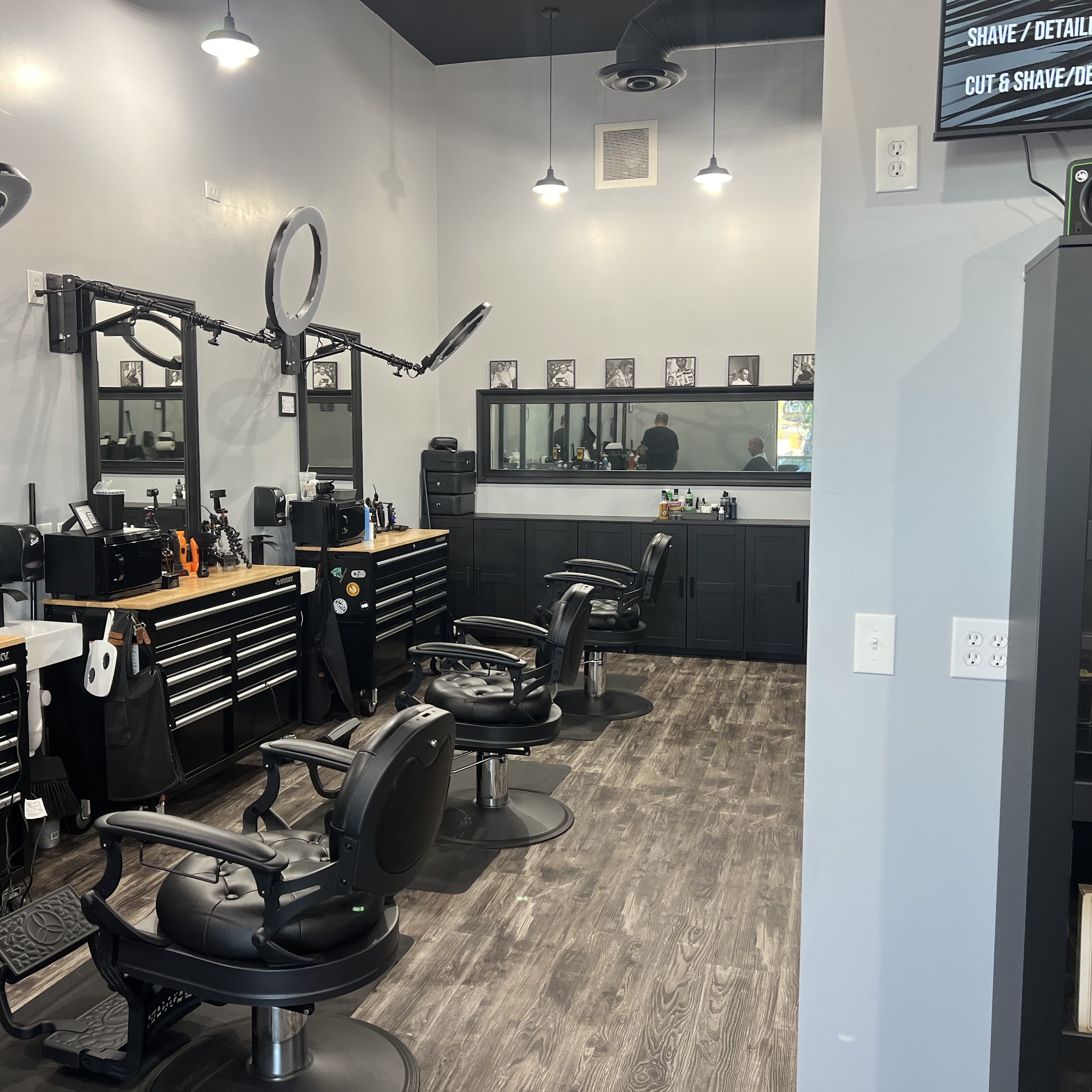 Speakeazy Apparel & Barbershop